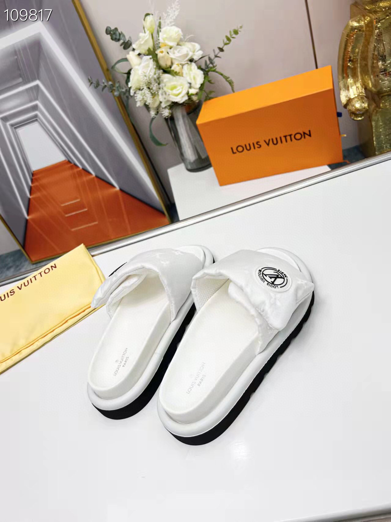LV gallery