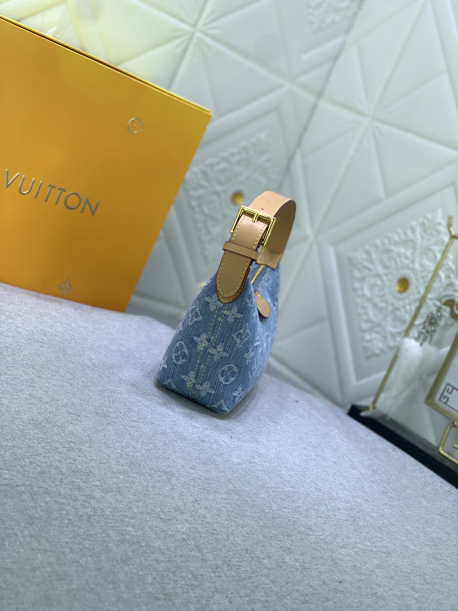 LV gallery
