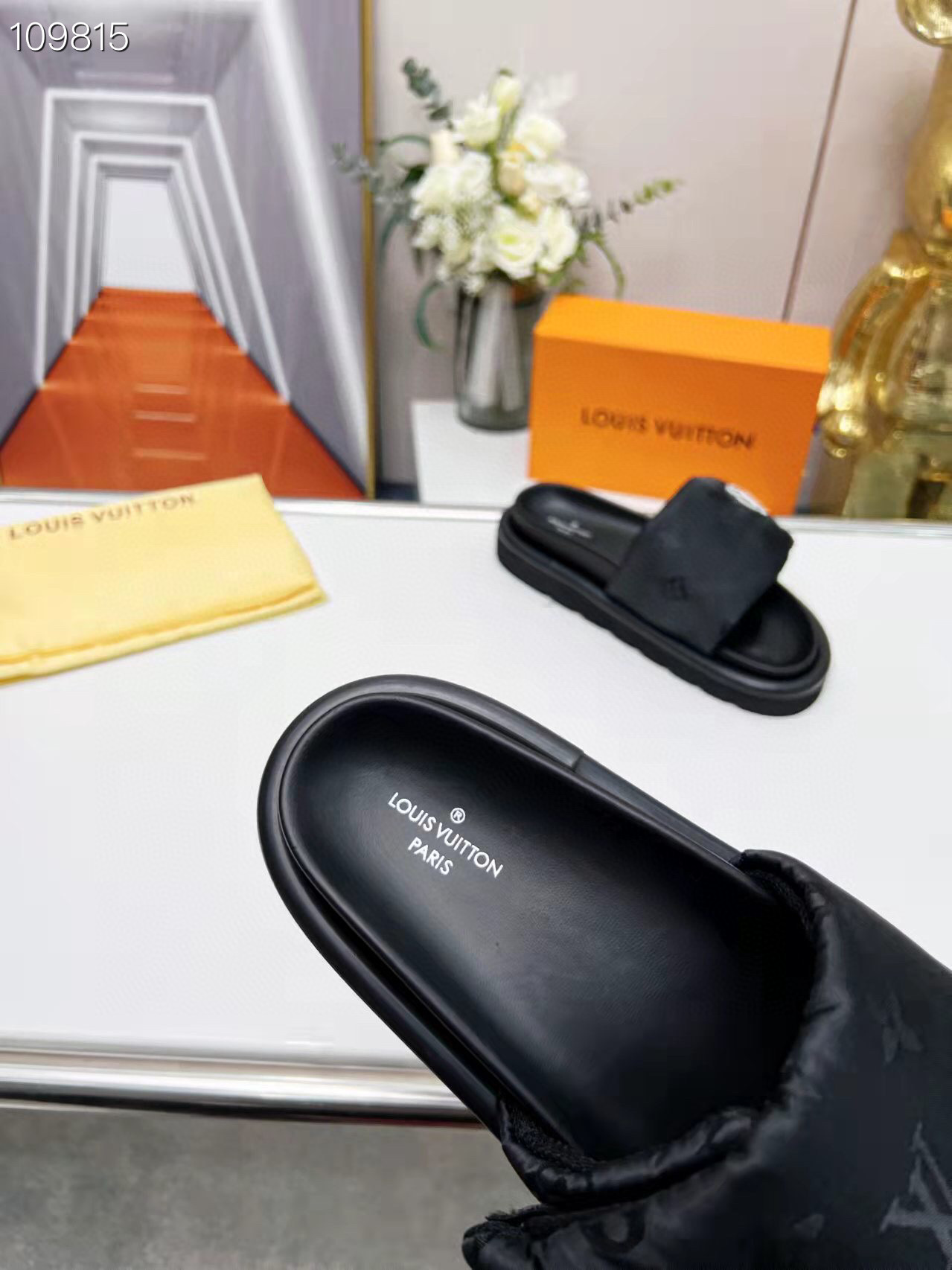 LV gallery