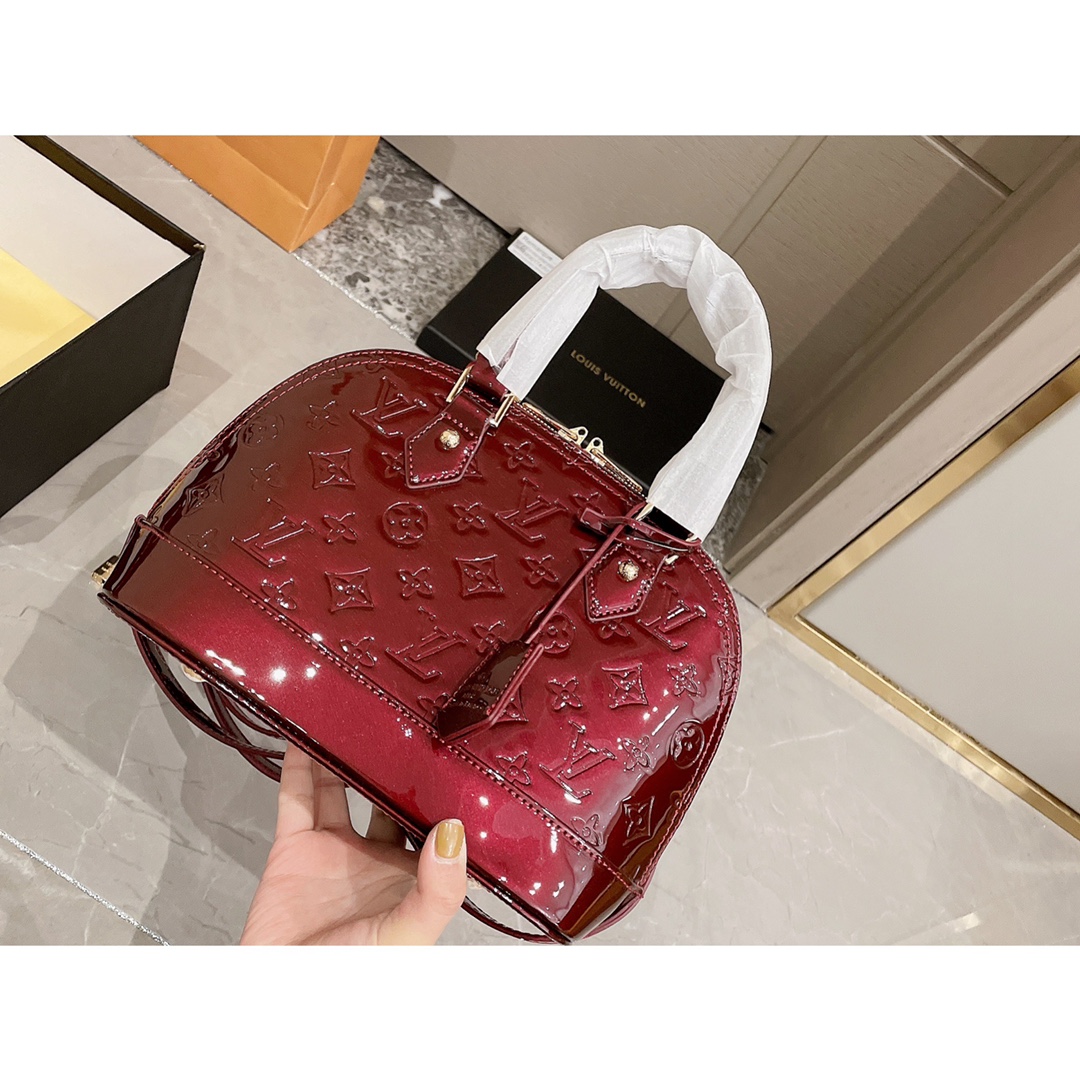 LV gallery