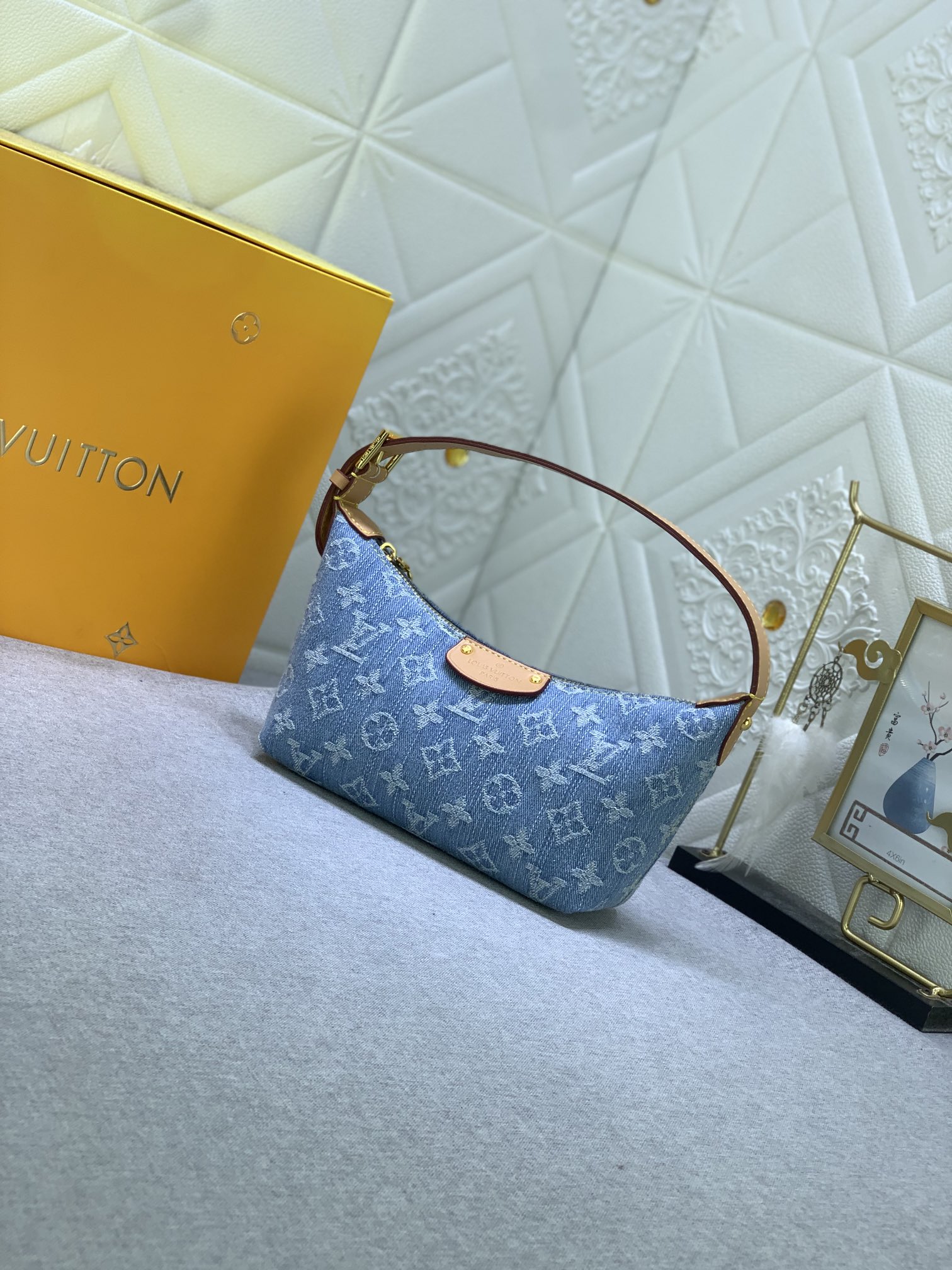 LV gallery