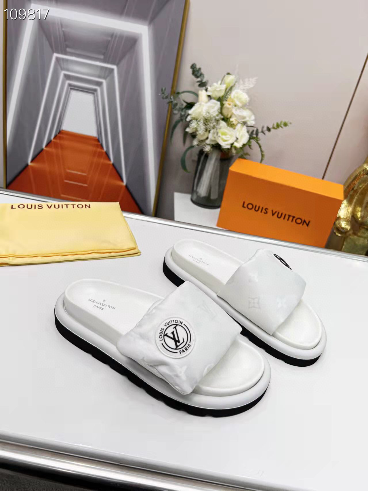 LV gallery