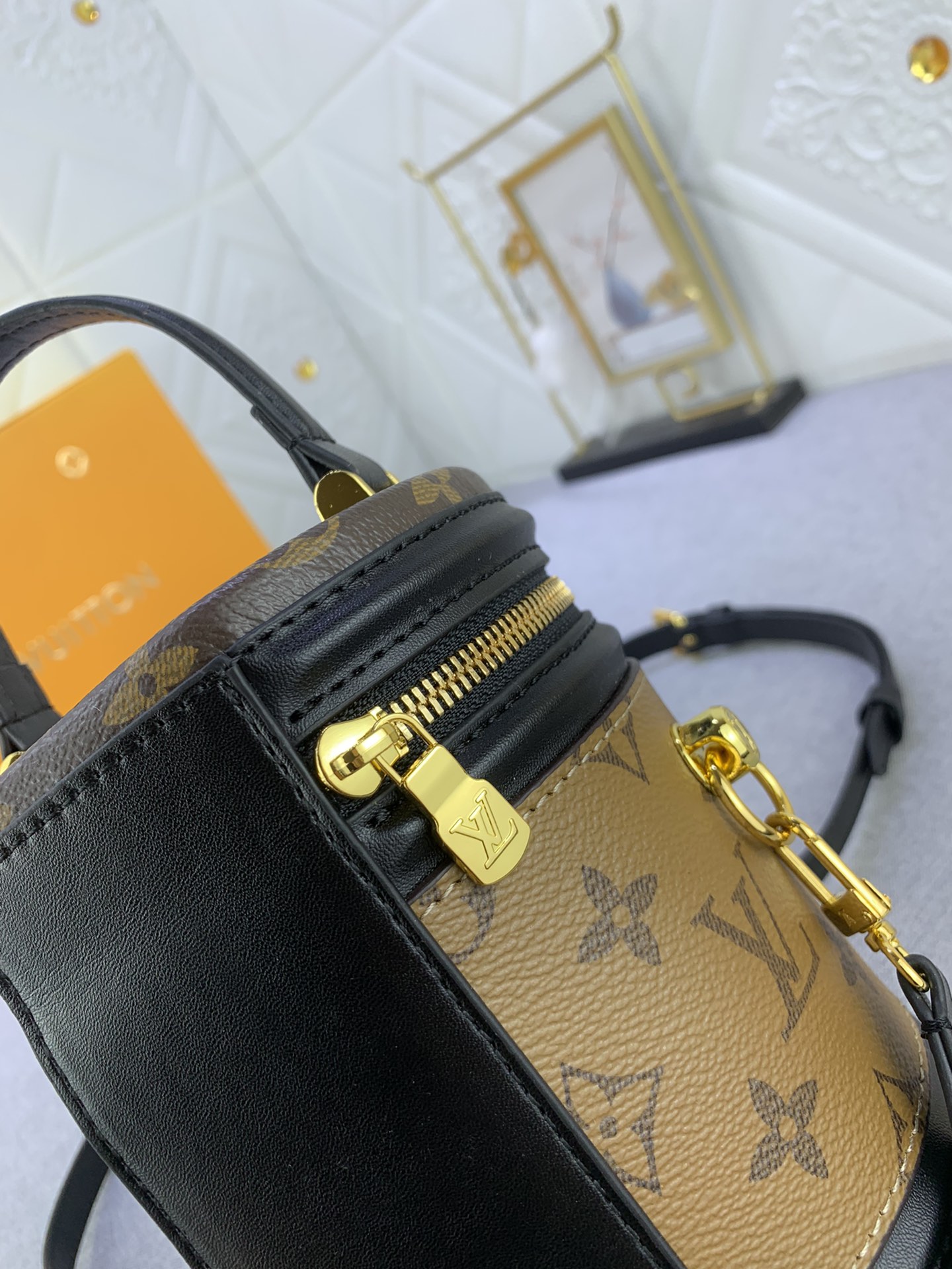 LV gallery