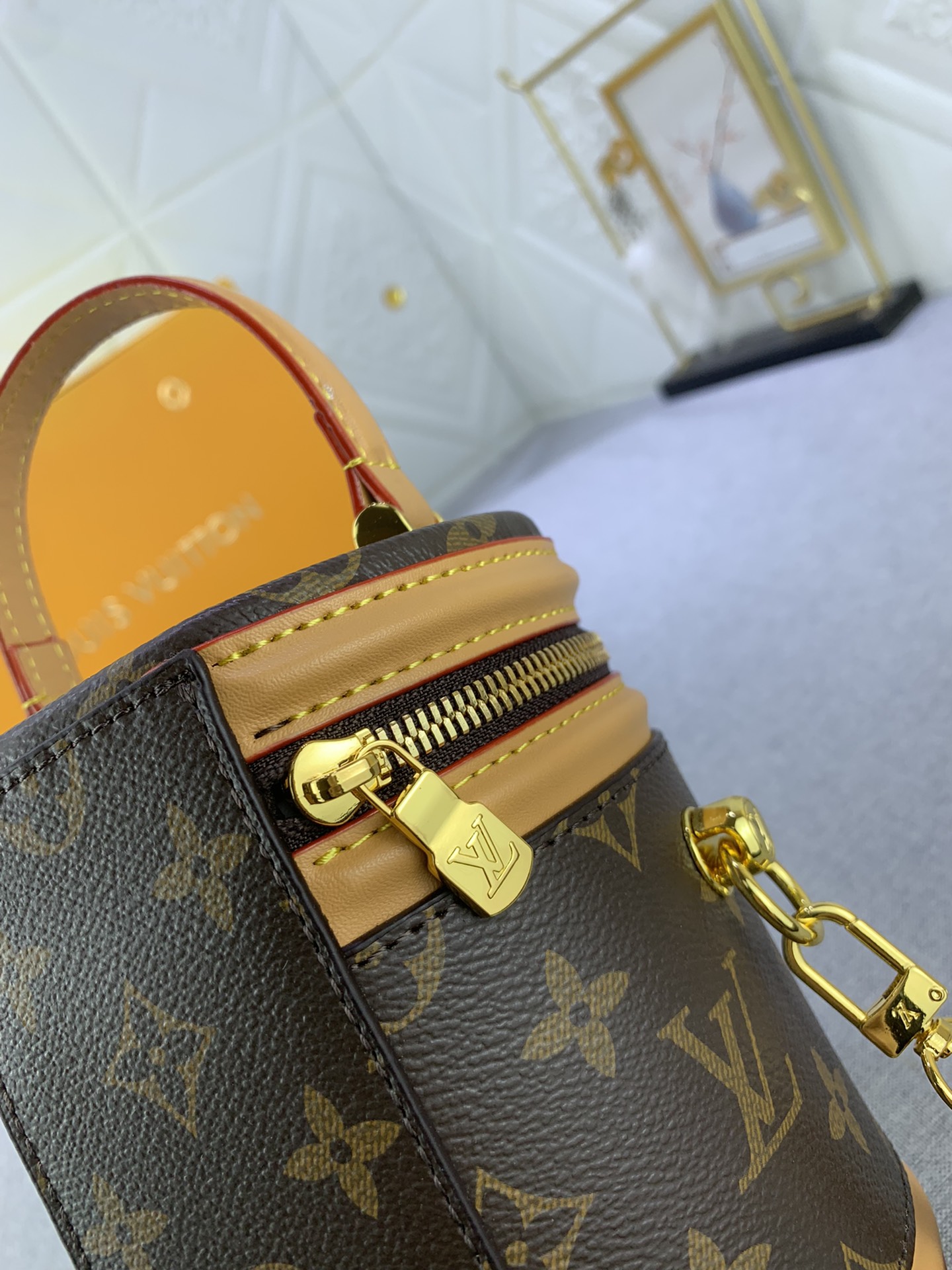 LV gallery