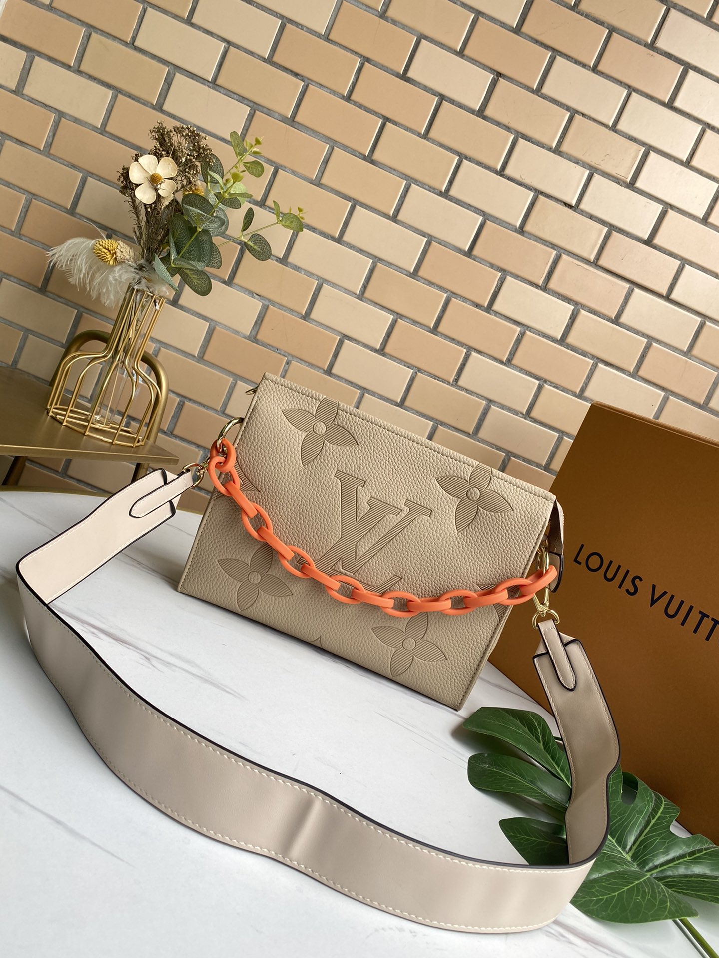 LV gallery