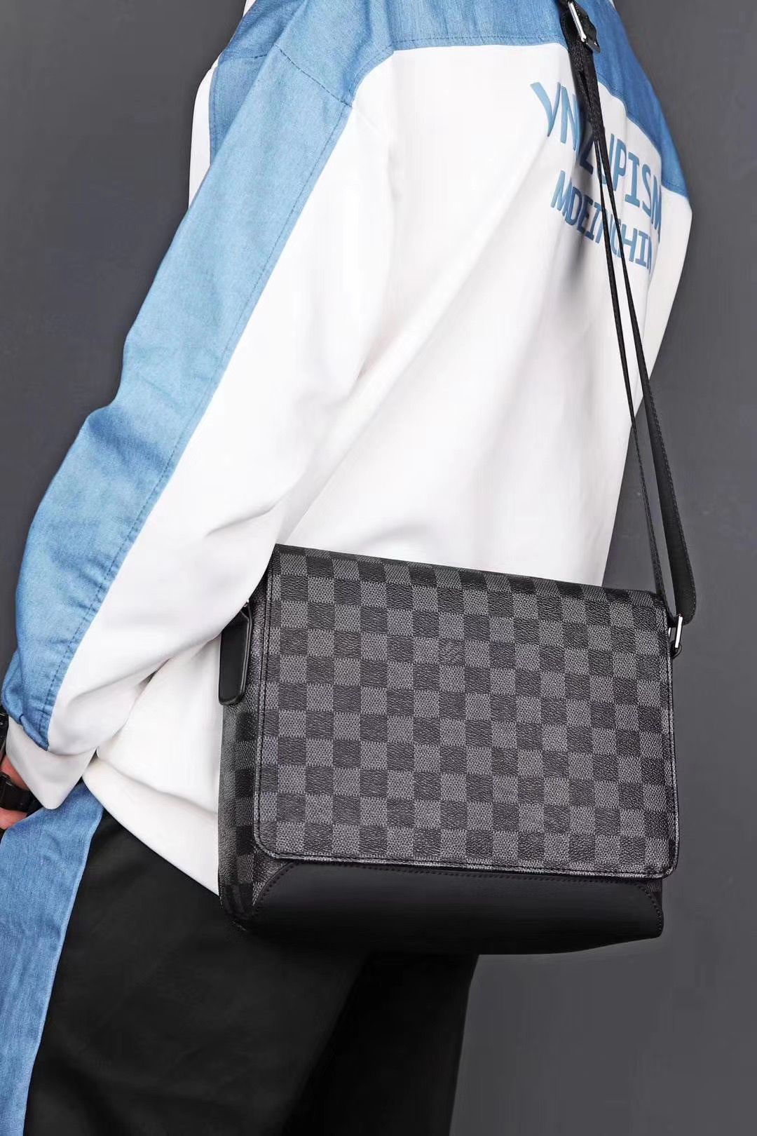 LV gallery