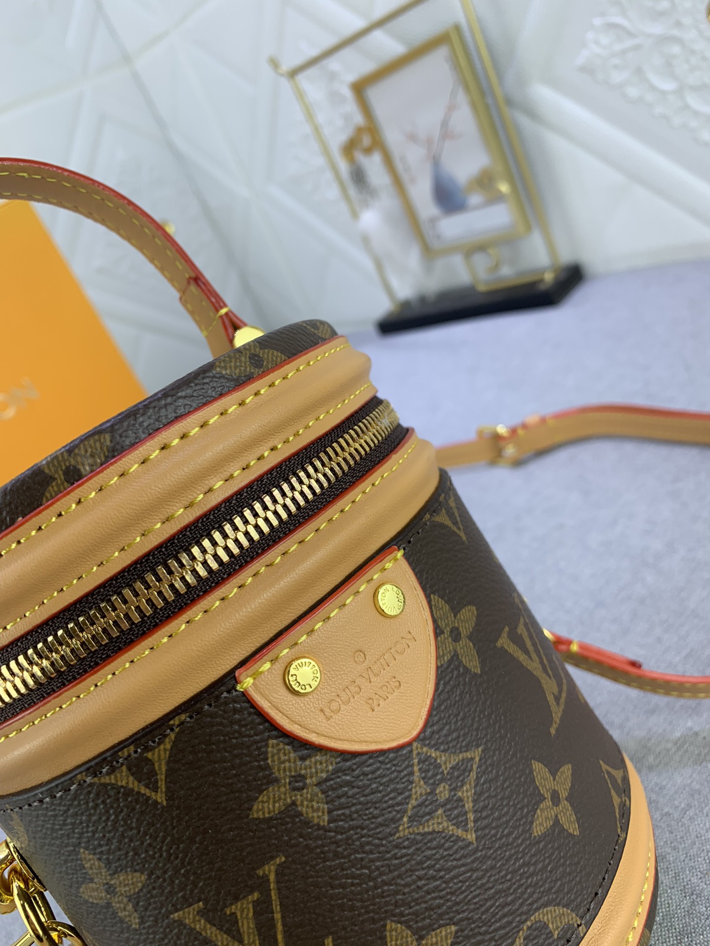LV gallery