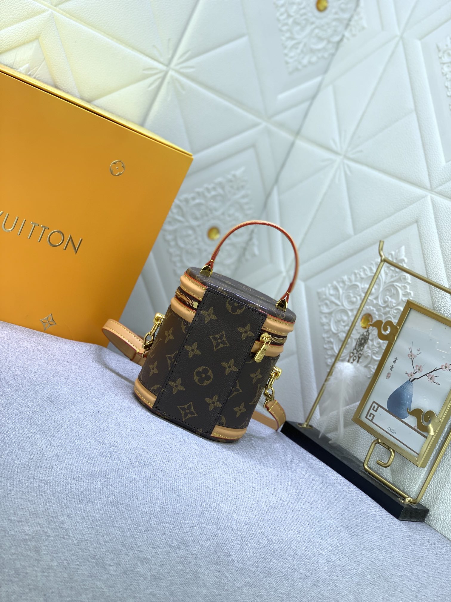 LV gallery