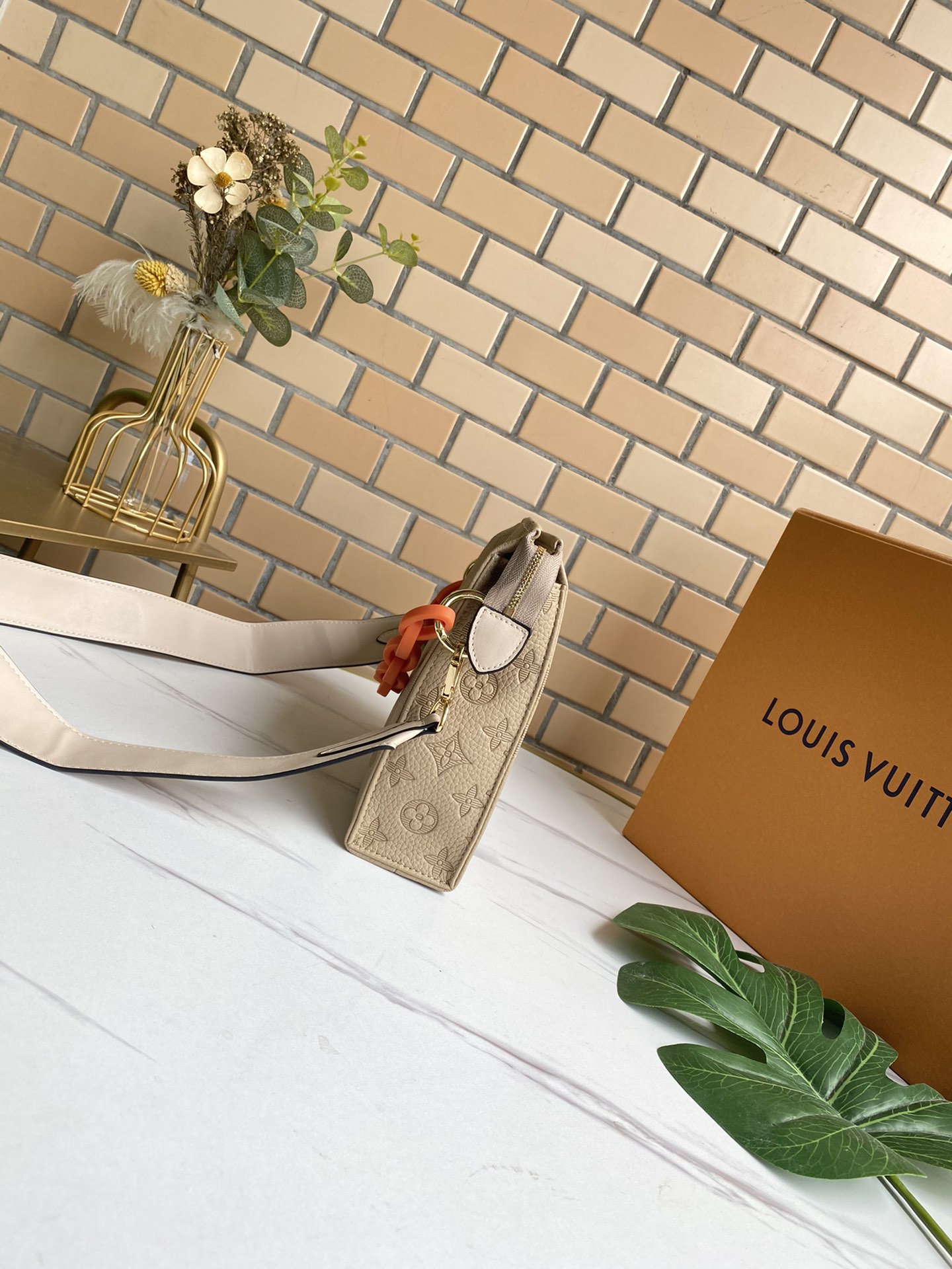 LV gallery