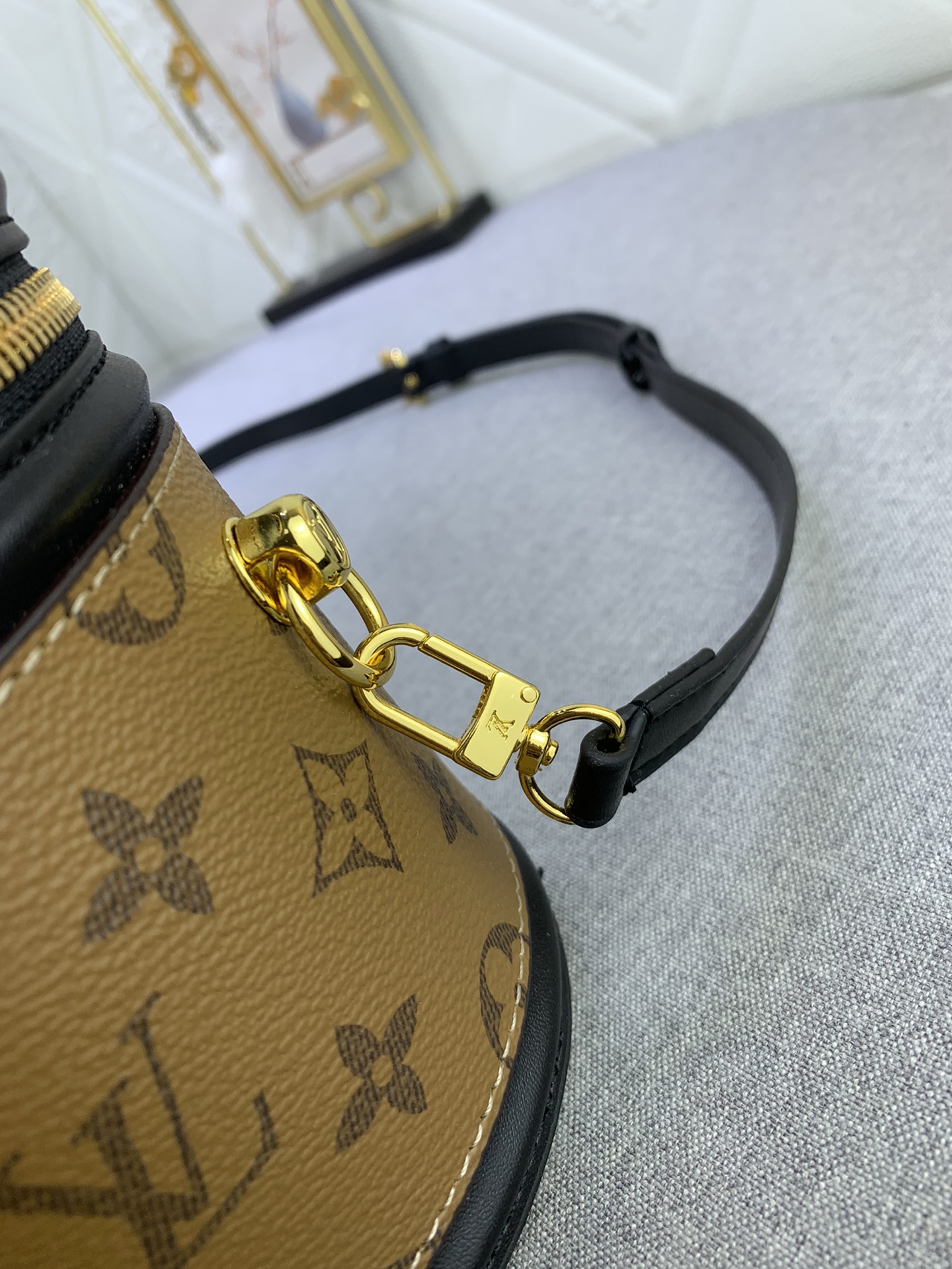 LV gallery