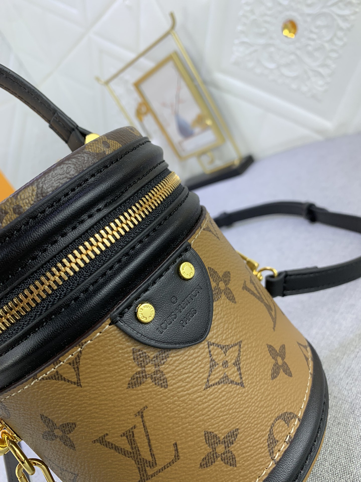 LV gallery