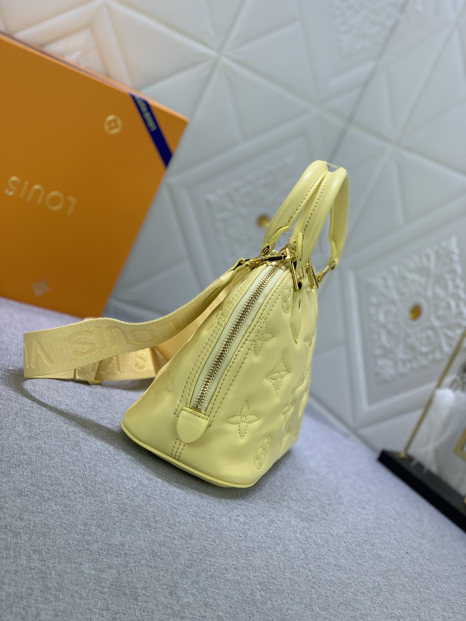 LV gallery