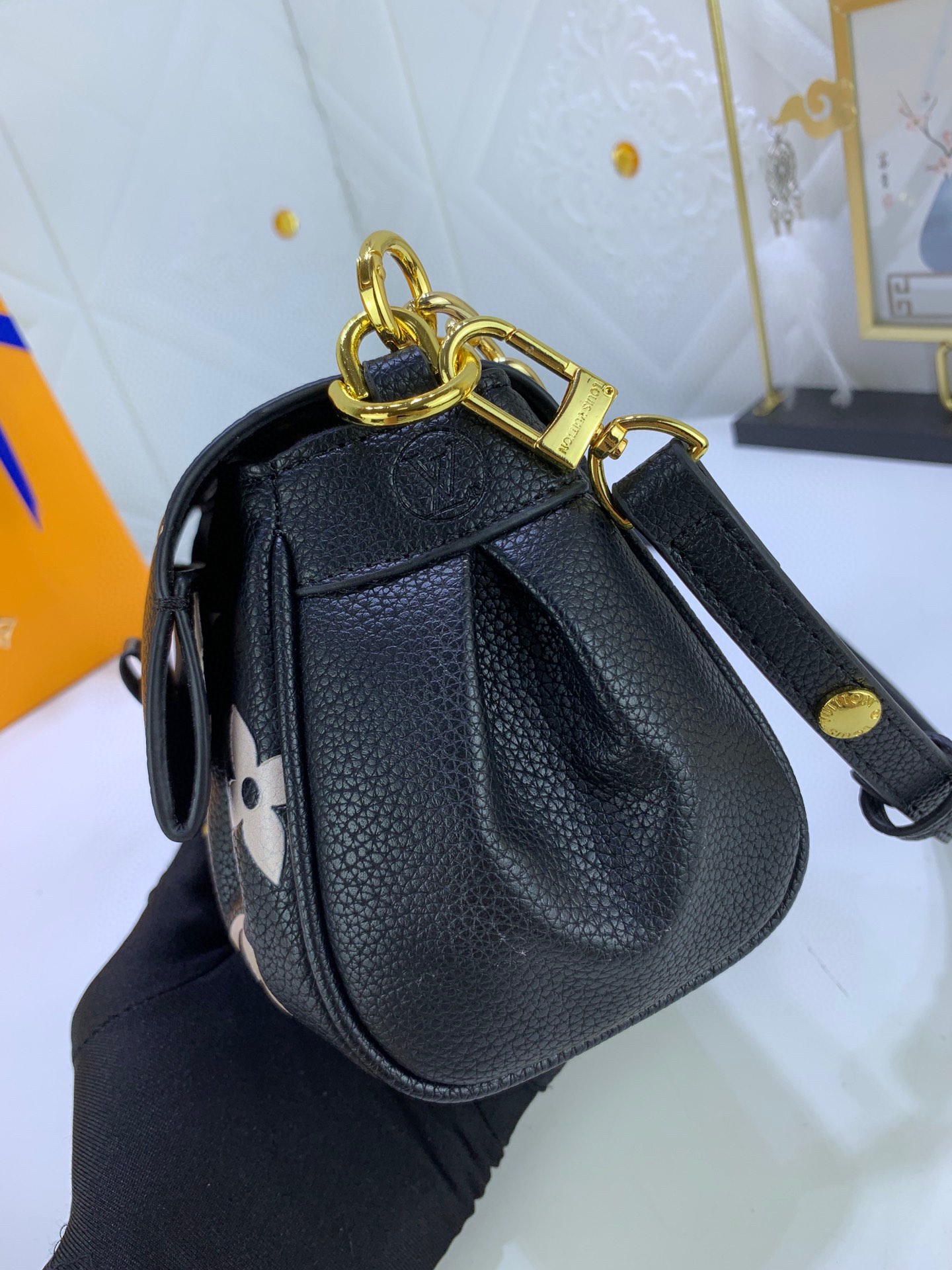 LV $79 gallery