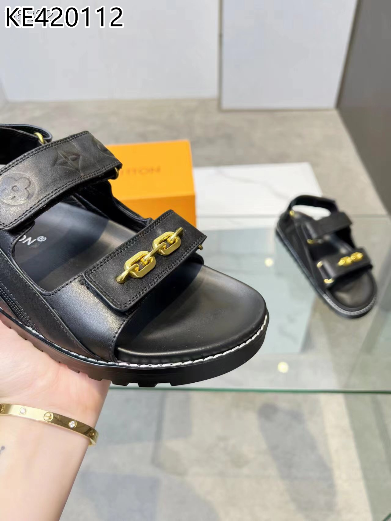 LV gallery