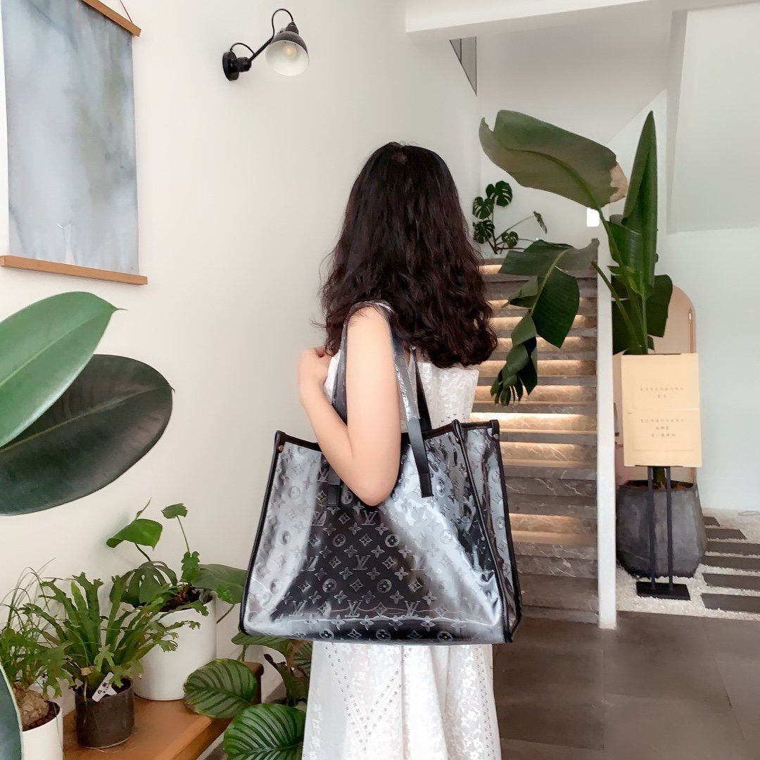 LV gallery