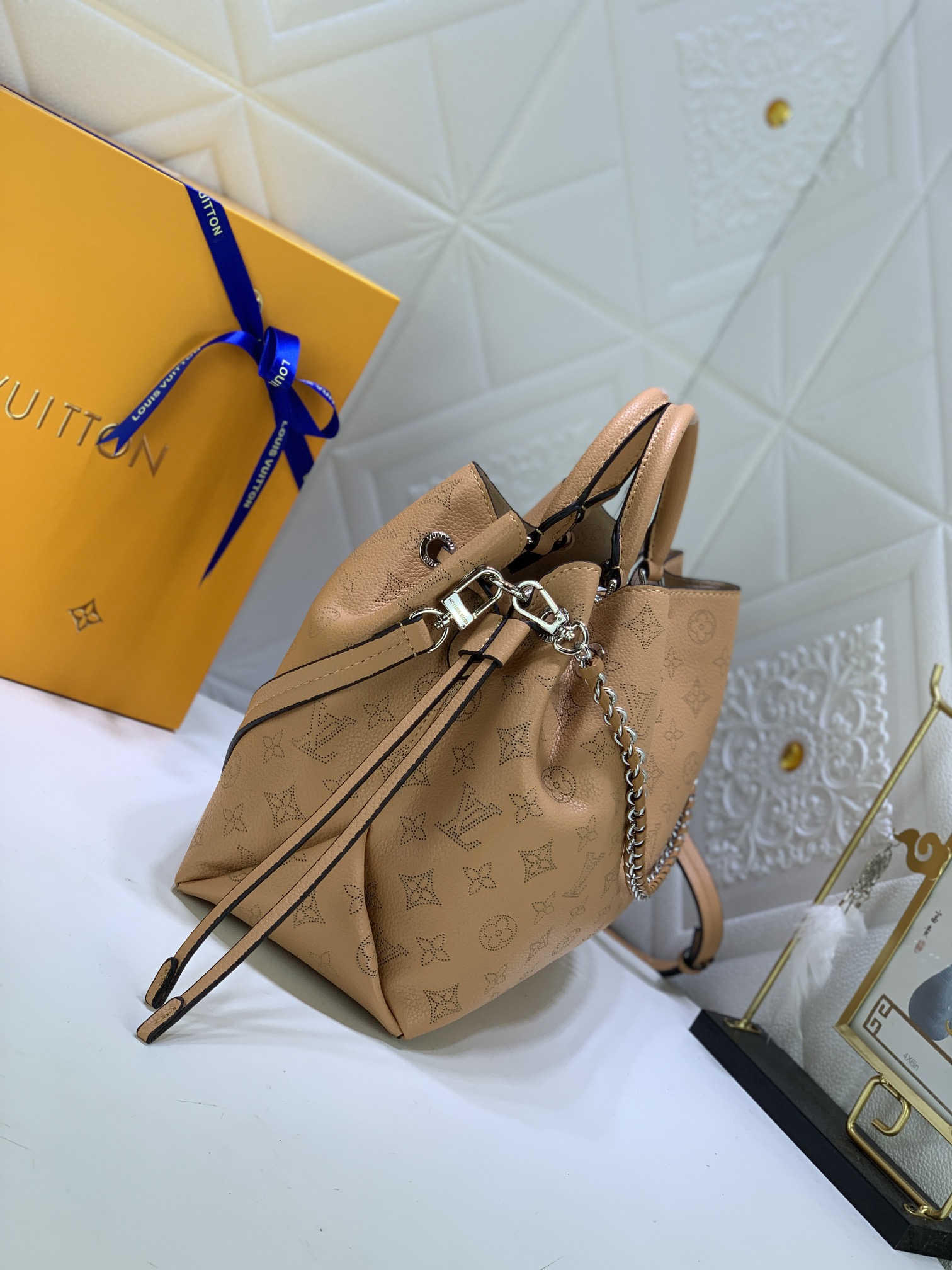 LV $95 gallery