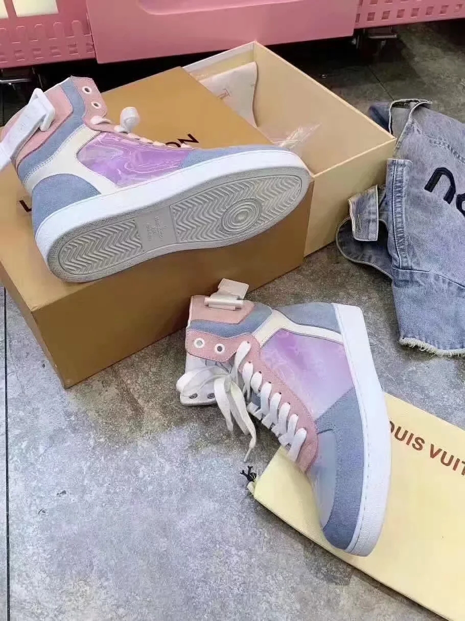 LV gallery
