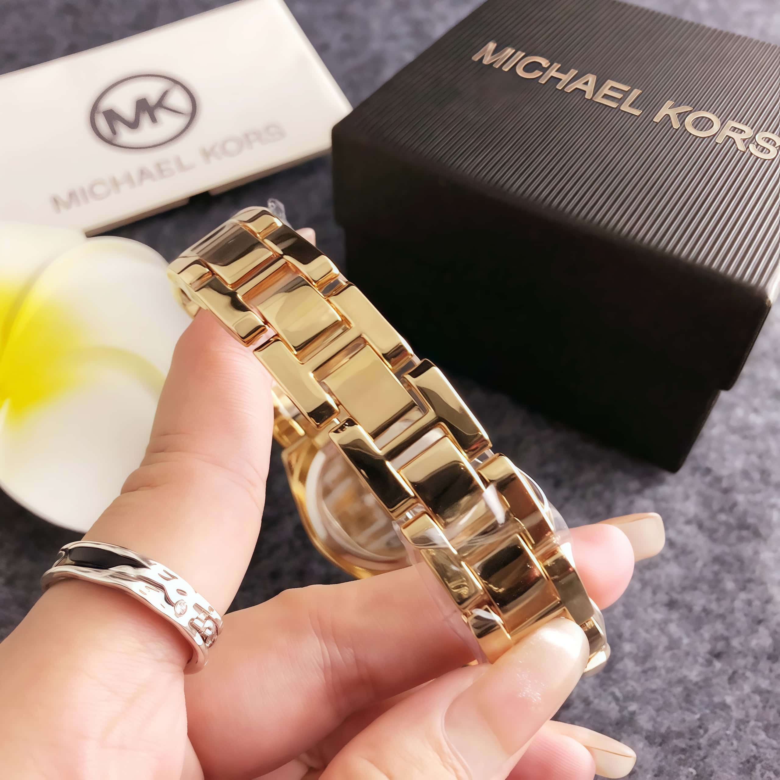 MK $16 gallery