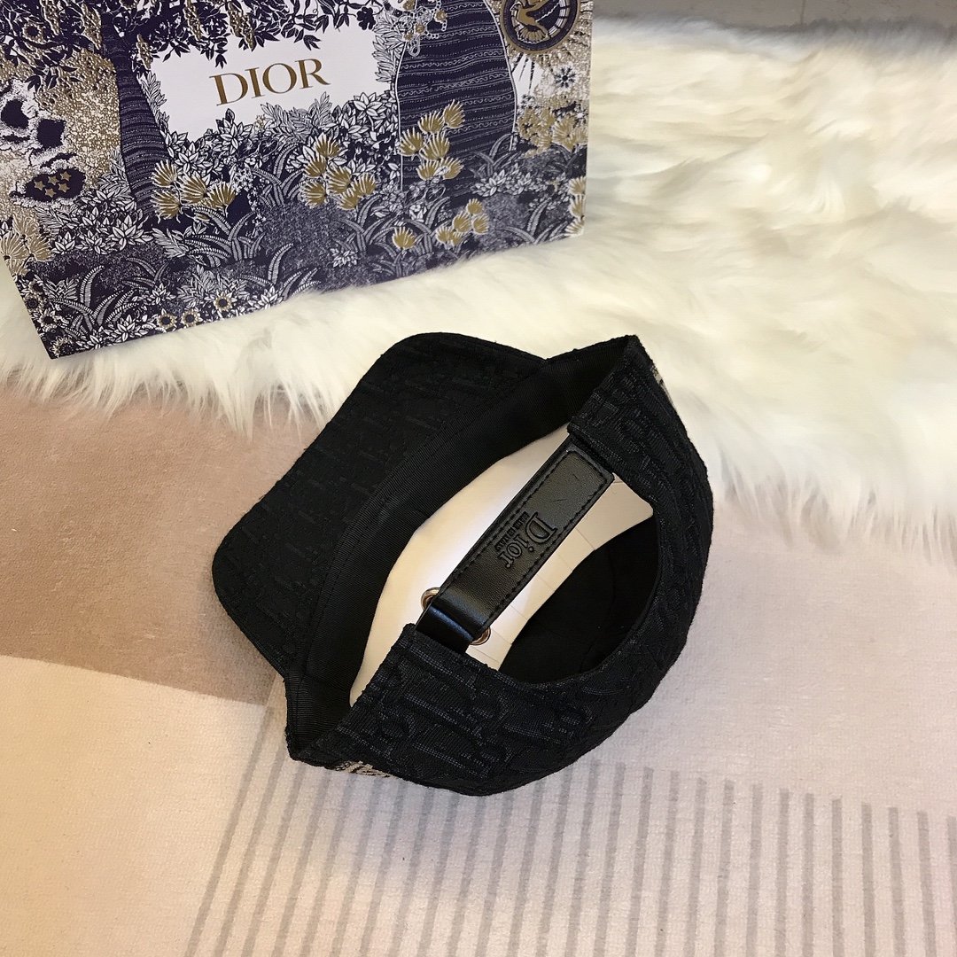 DR $28 gallery