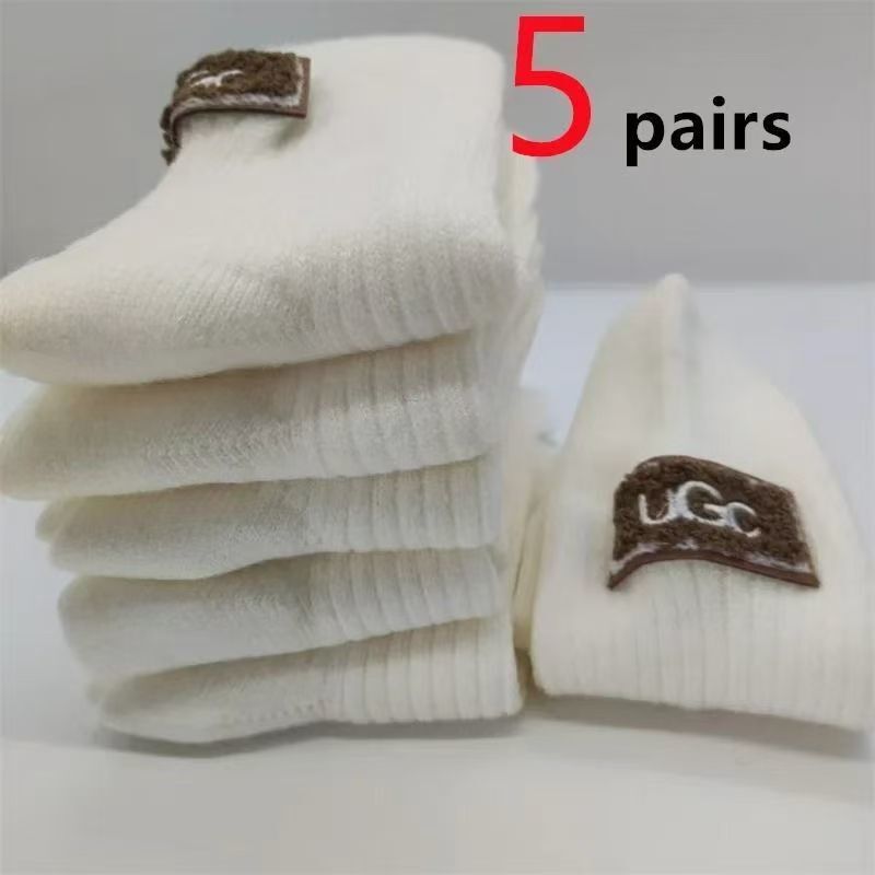 Z7179 UGG socks 22.99$ gallery