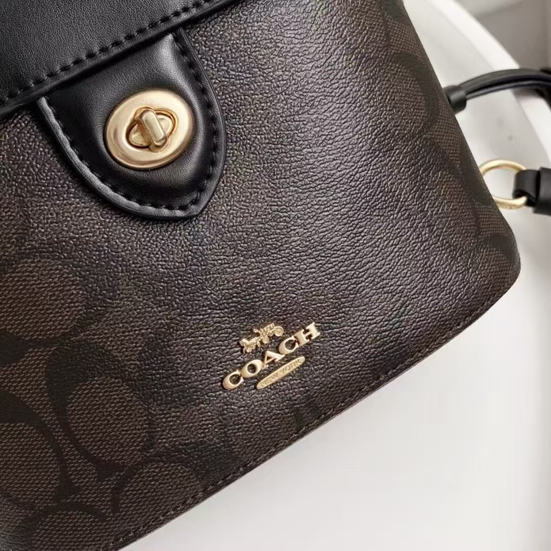 Z7244 COACH 65$ gallery