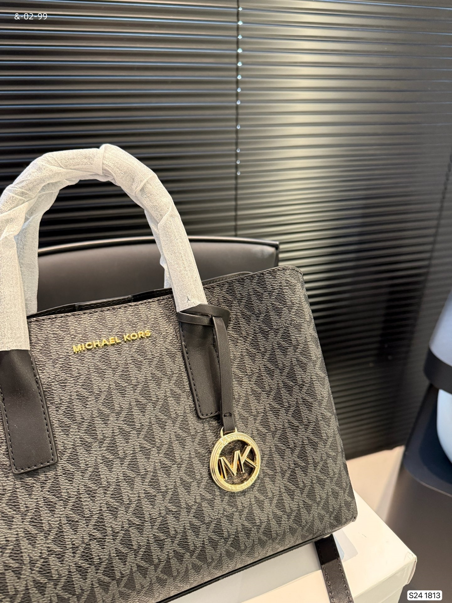 Z7713-69.99$ gallery