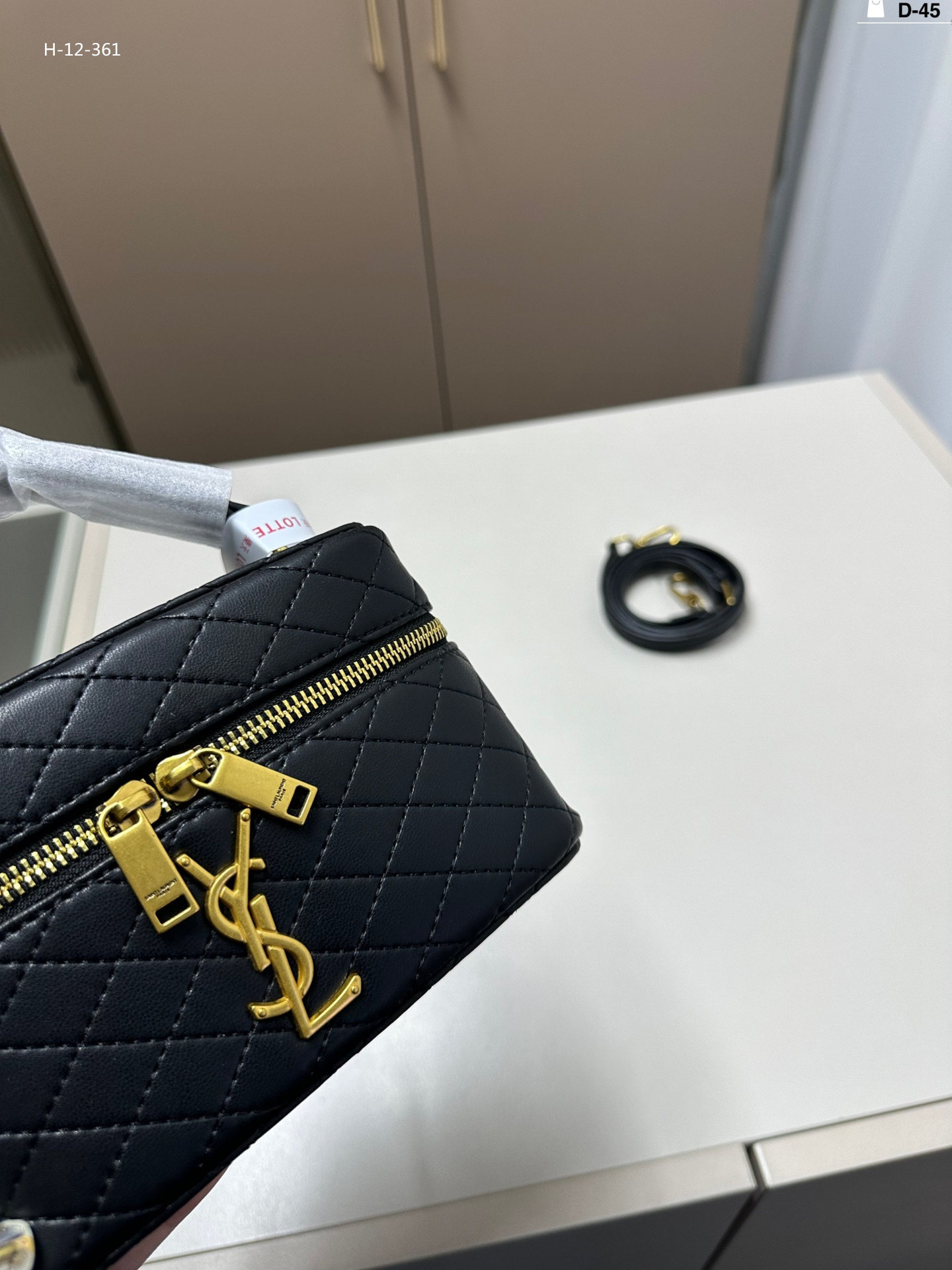 Z7724-65.99$  Makeup bag gallery