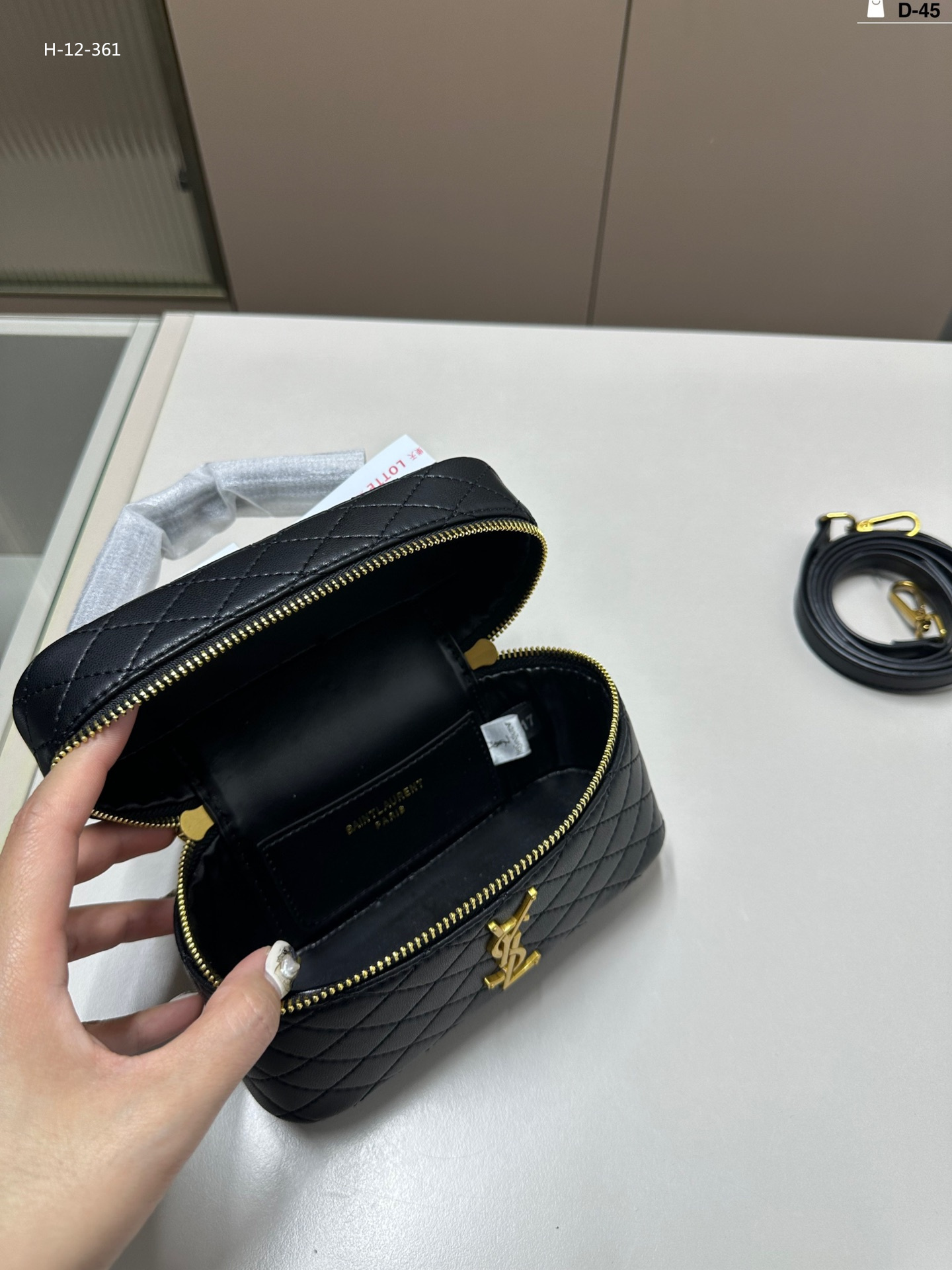 Z7724-65.99$  Makeup bag gallery