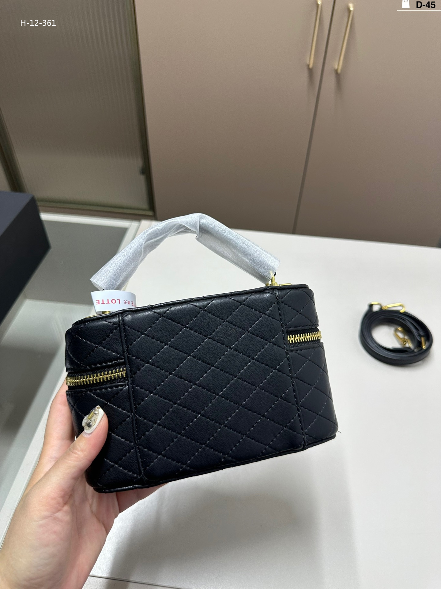 Z7724-65.99$  Makeup bag gallery