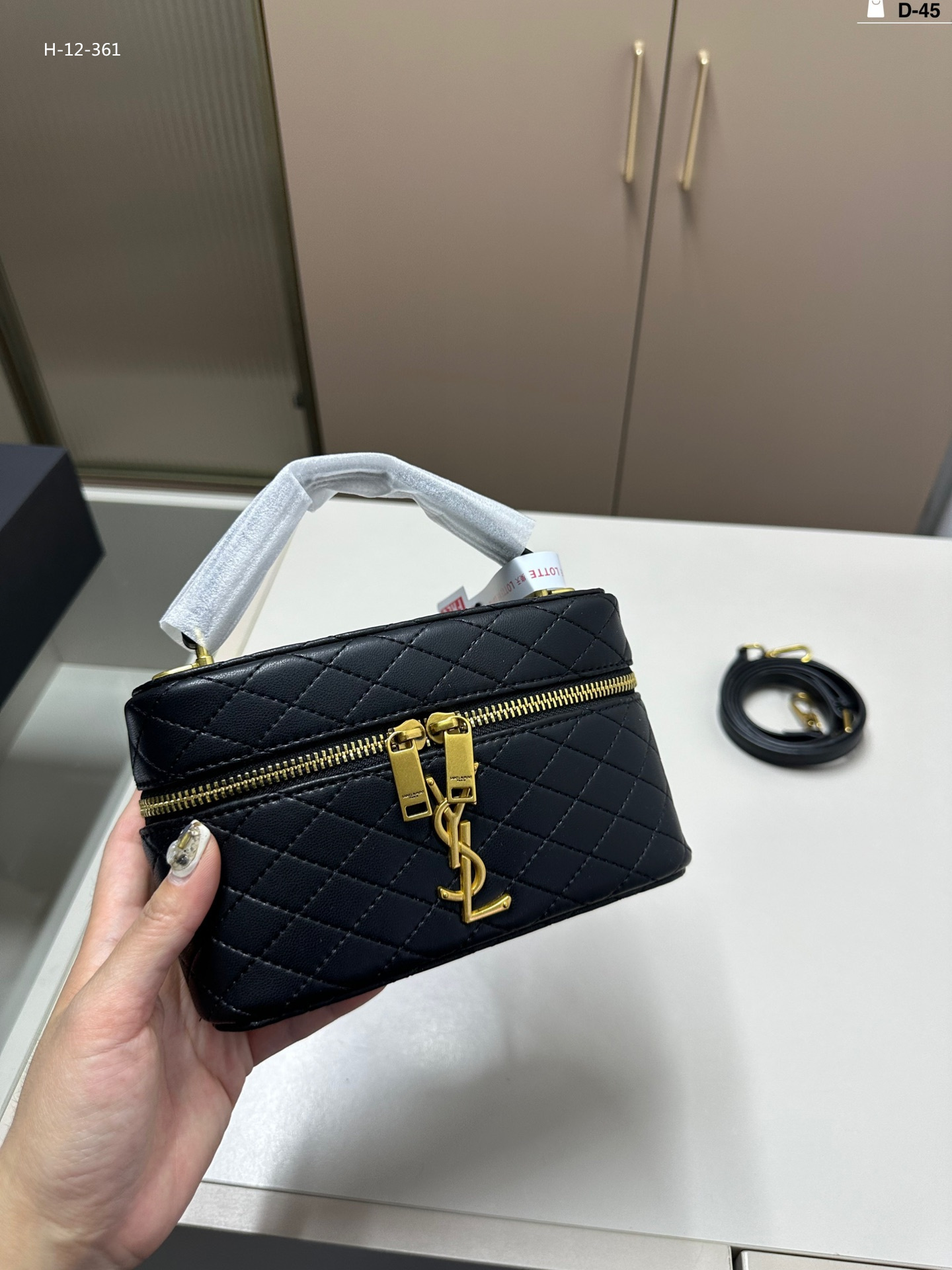 Z7724-65.99$  Makeup bag gallery