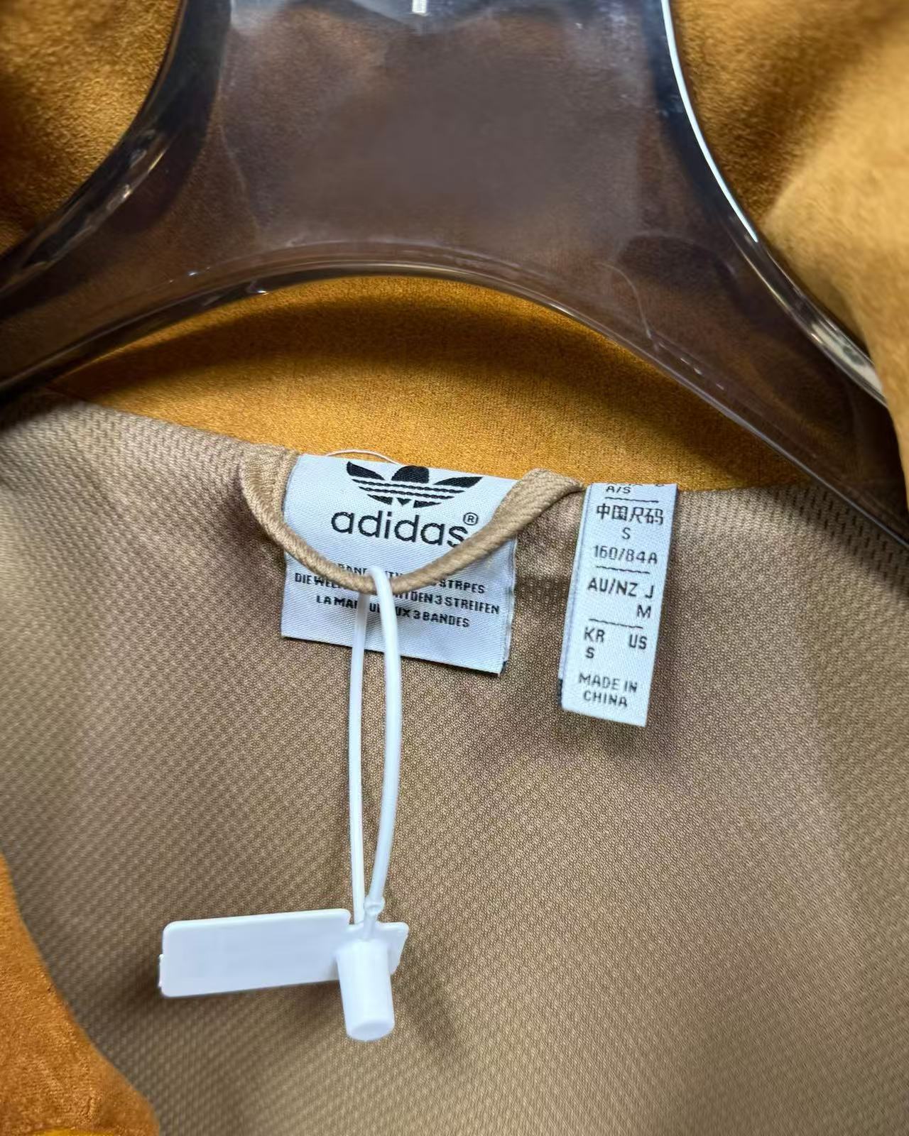 Z7738-59.99$  Adidas, cotton material gallery