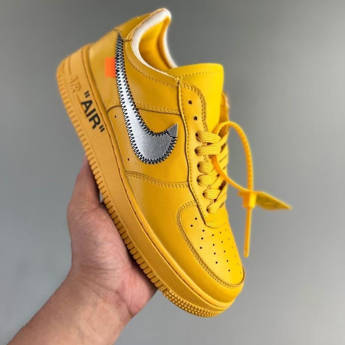 Z7749-65.99$   Nike genuine leather material gallery