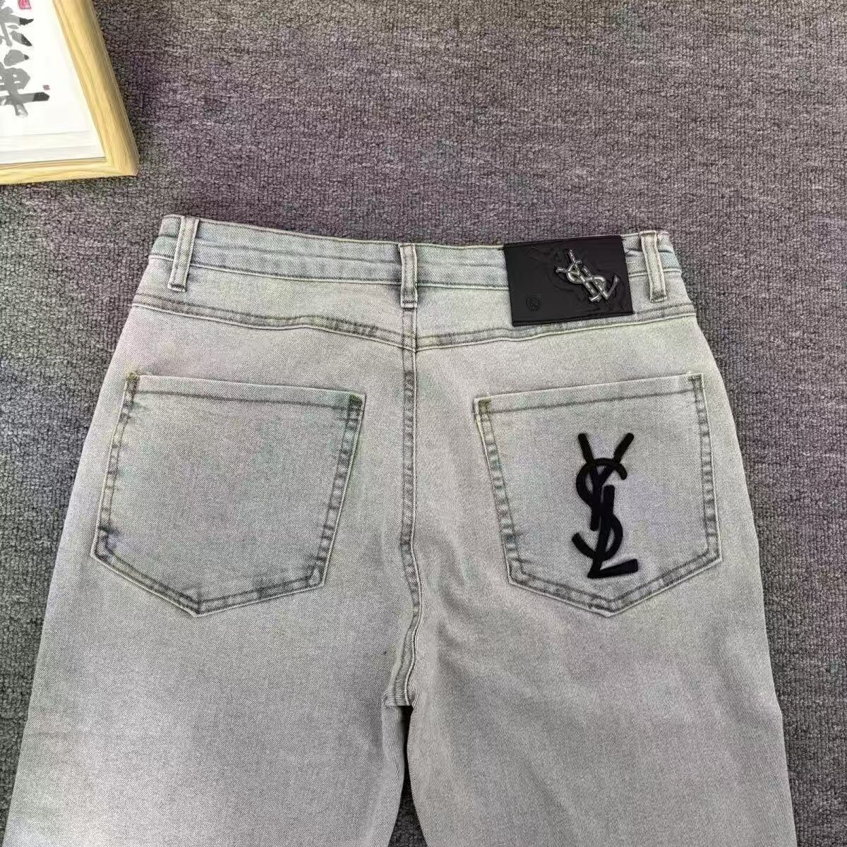 Z7762-45.99$  Saint Laurent gallery