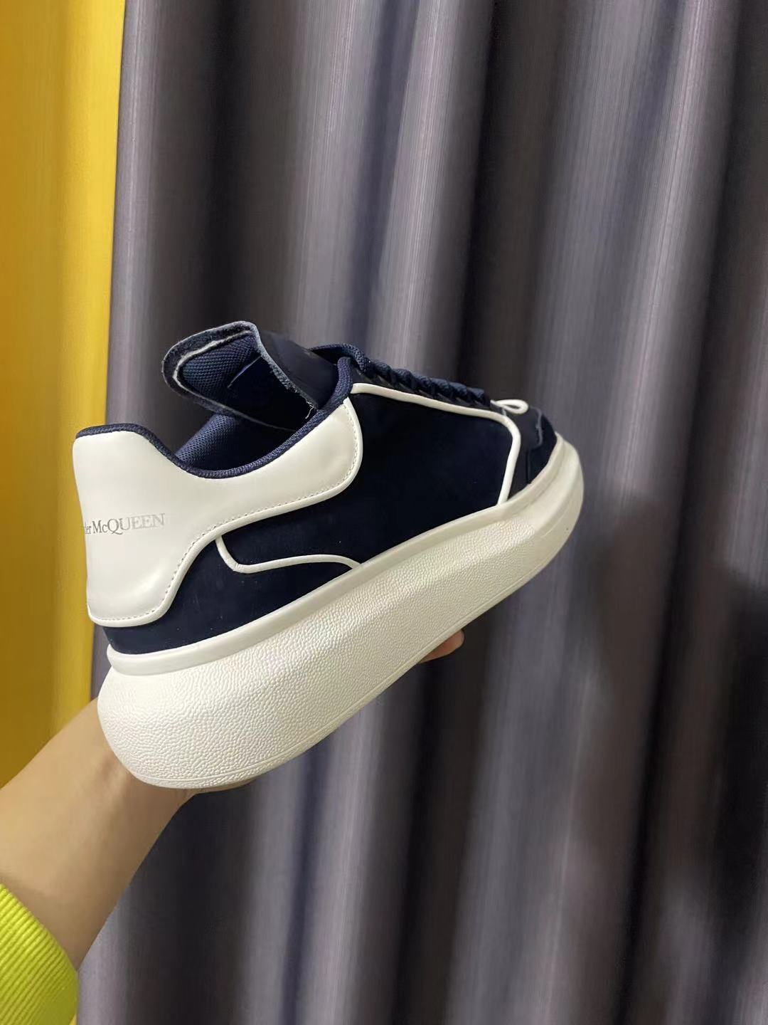 Z7814 Alexander McQueen 75$ gallery