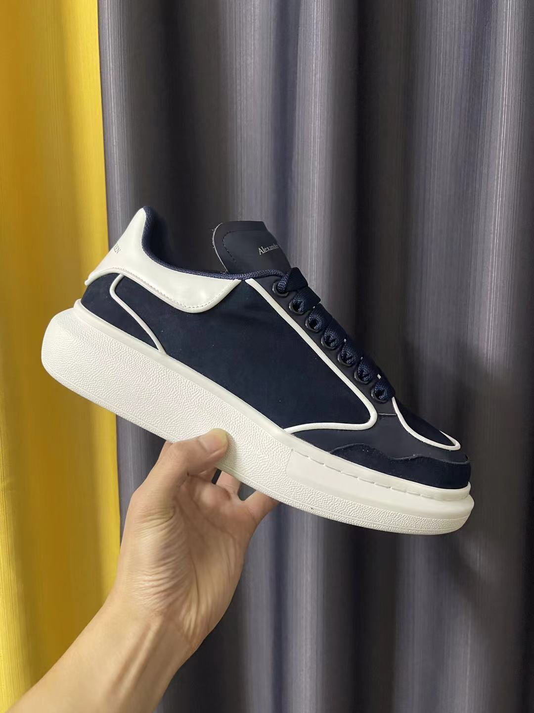 Z7814 Alexander McQueen 75$ gallery