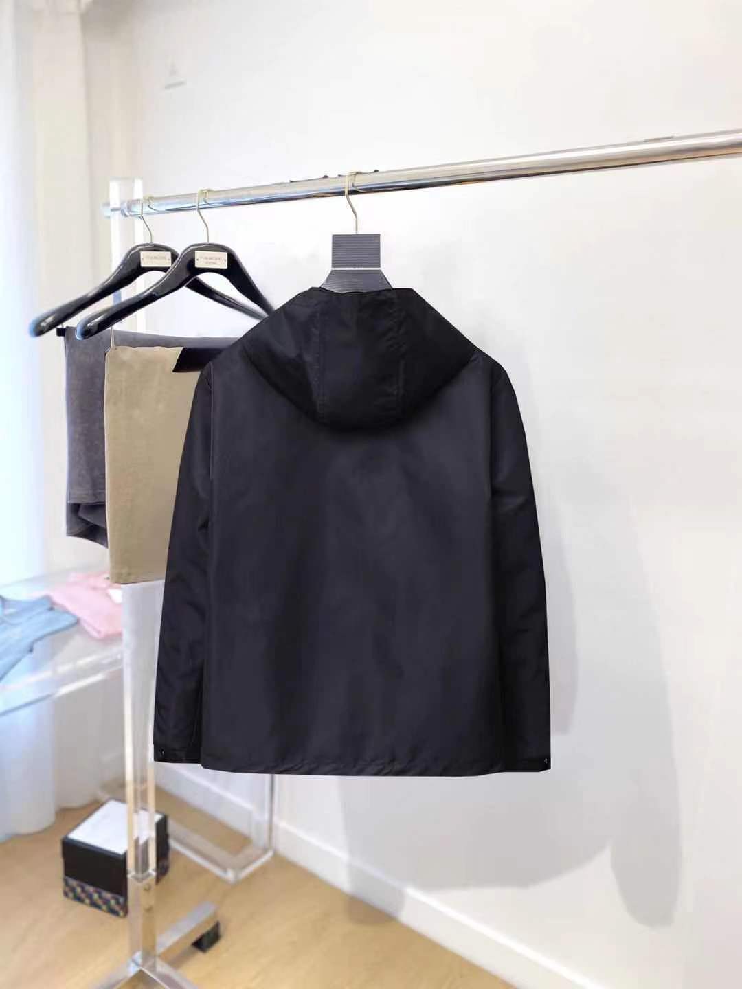 Z7890 PRADA 69$ gallery