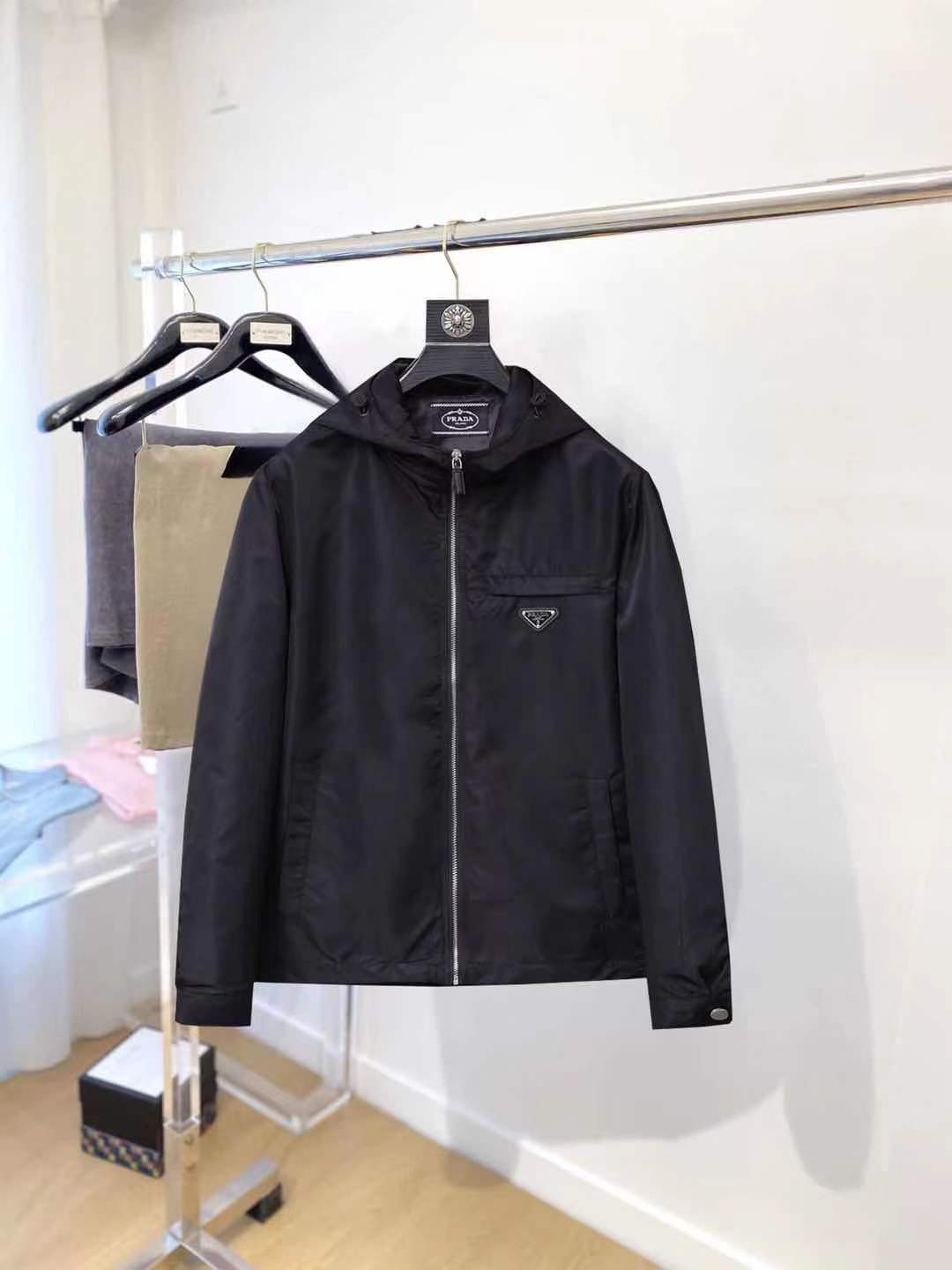 Z7890 PRADA 69$ gallery