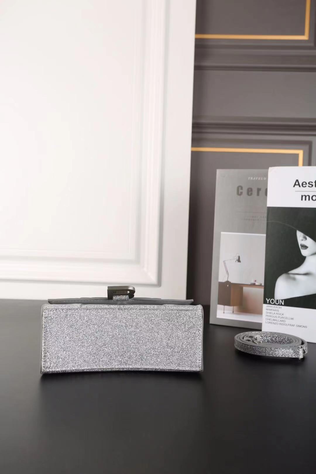 Z7902 Balenciaga 88$ gallery