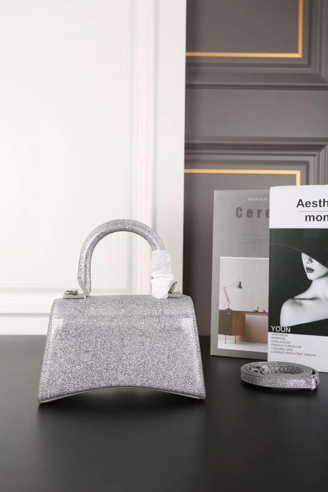 Z7902 Balenciaga 88$ gallery