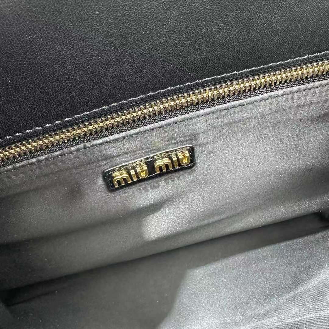 Z7903 Miumiu 150$ gallery