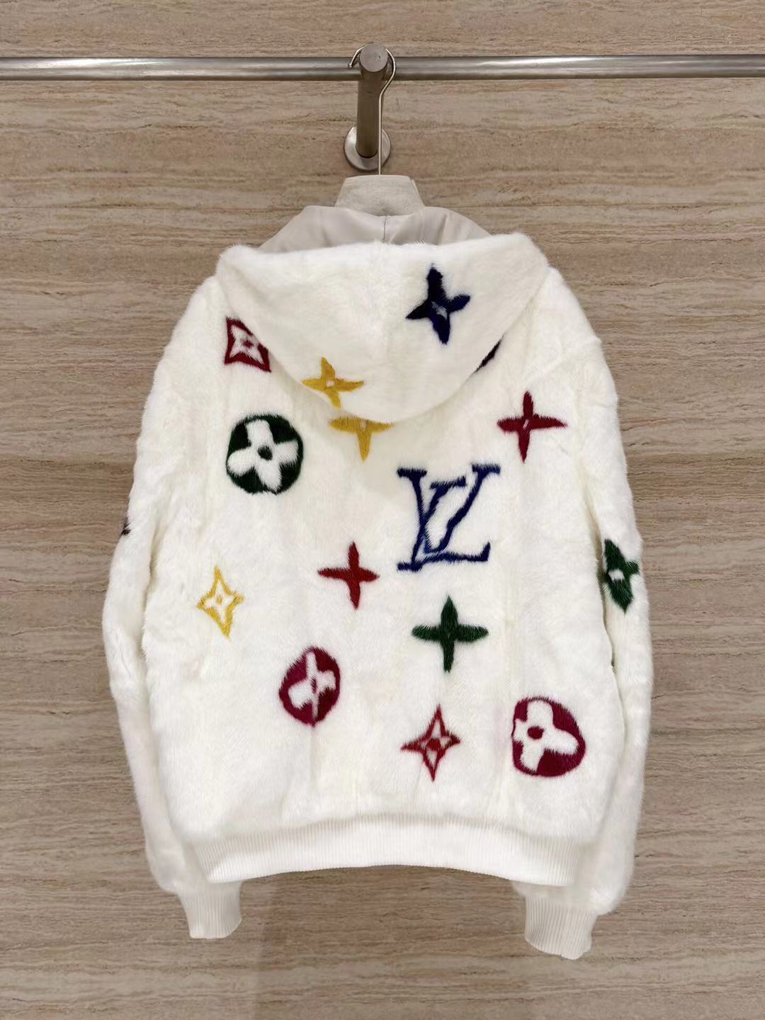 Z7906 LV 119$ gallery