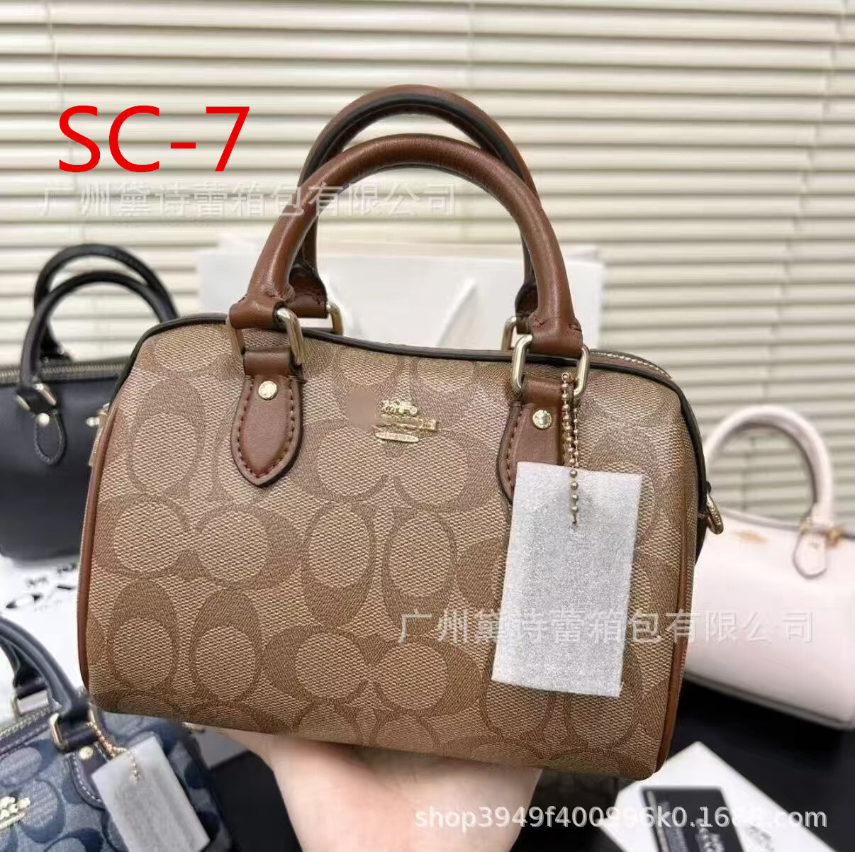 Z7908 Coach 69.99$ gallery