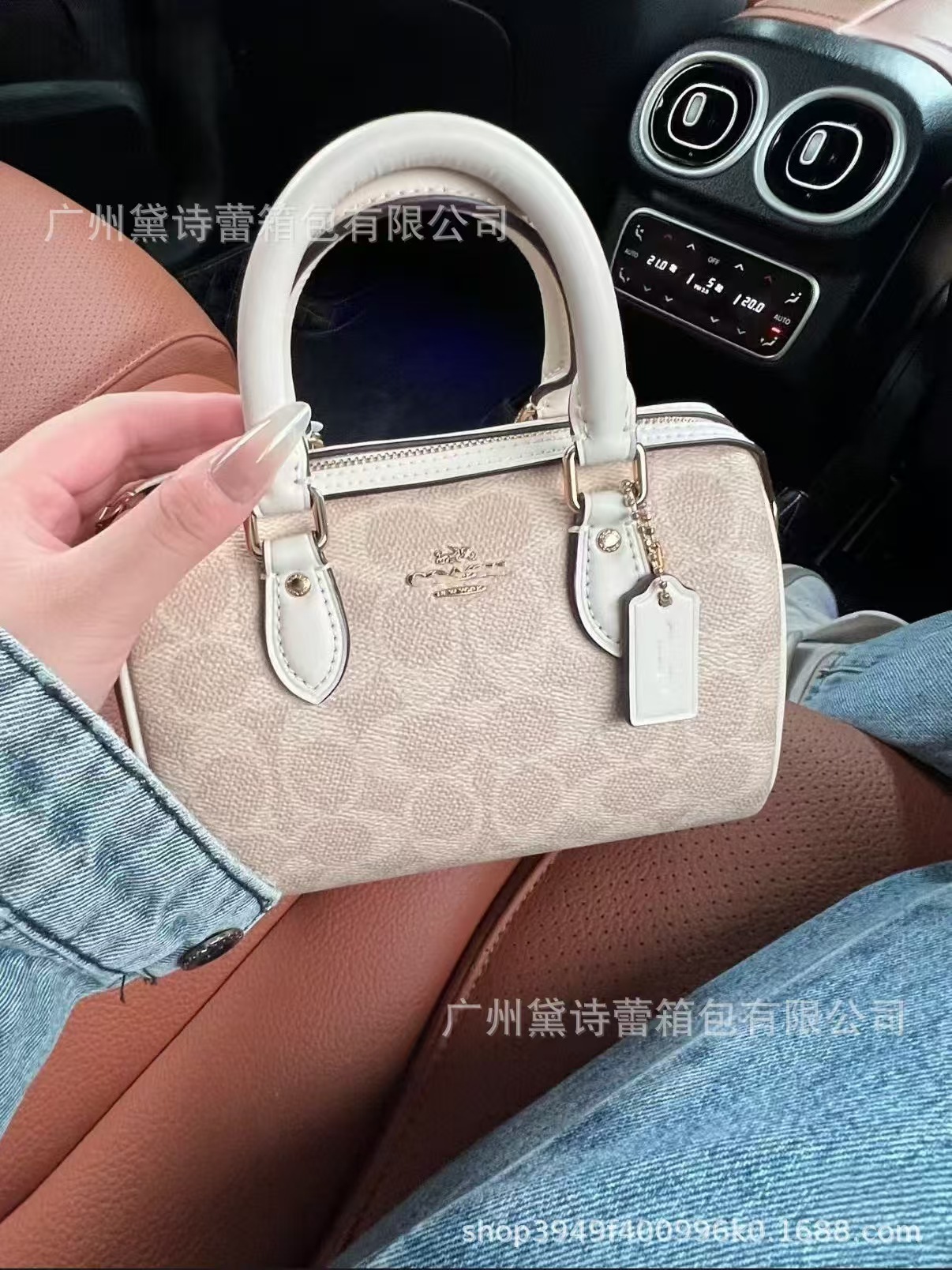 Z7908 Coach 69.99$ gallery