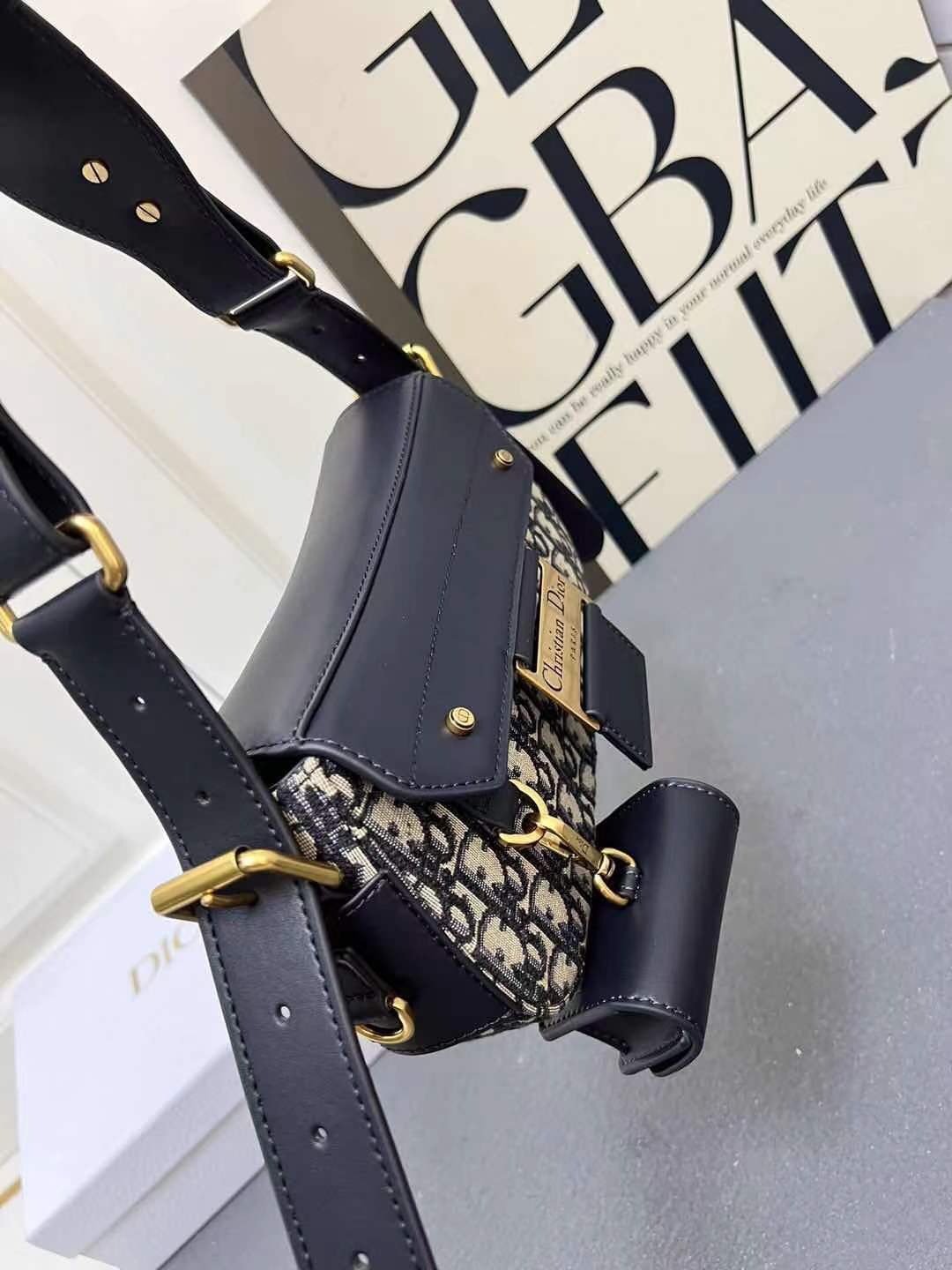 Z7910 Dior 65.99$ gallery