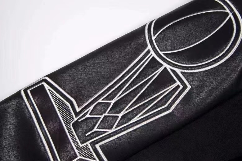 LV 5A+ 72$    10977-T gallery