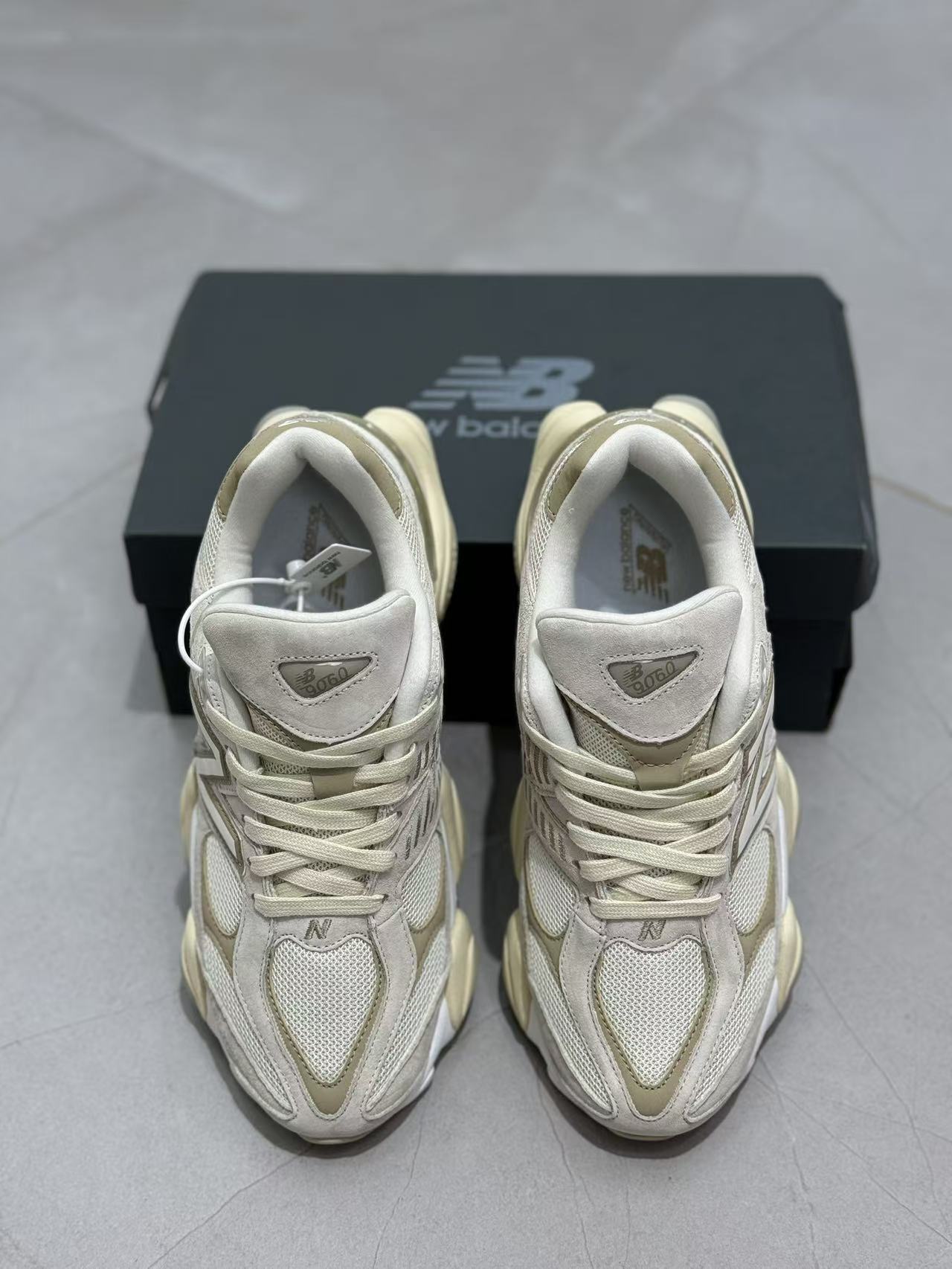 NB 9060 68$   10959-T gallery