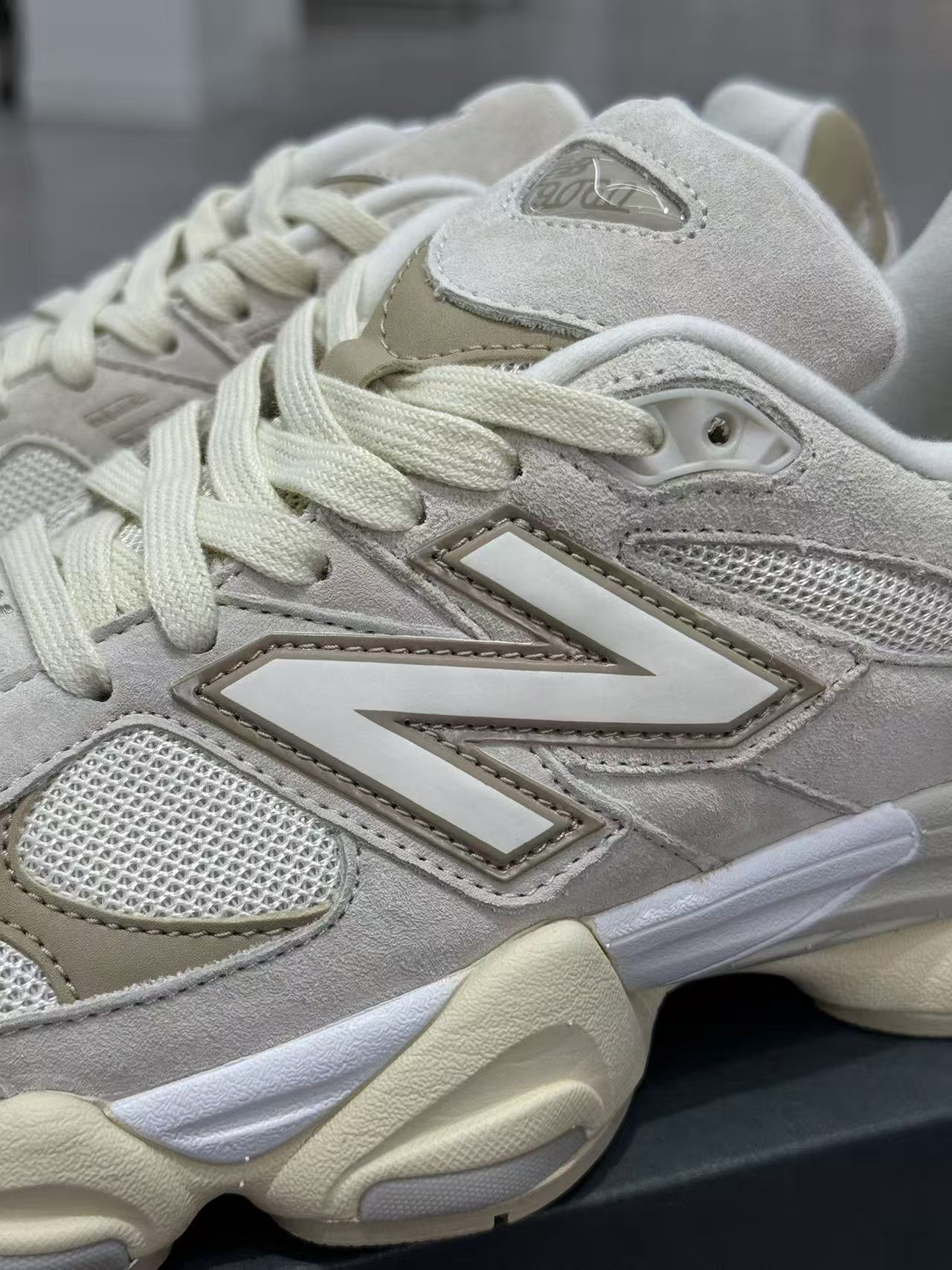 NB 9060 68$   10959-T gallery