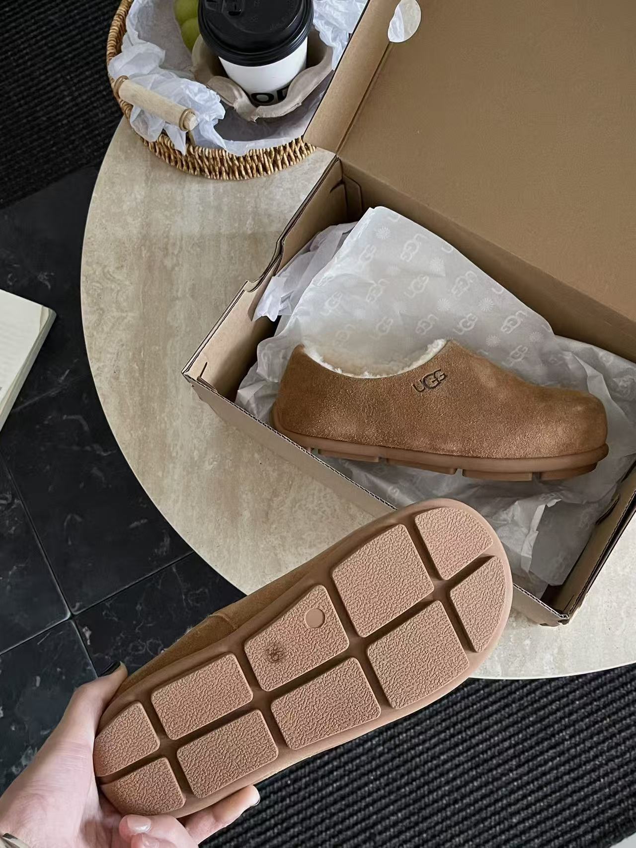 UGG 68$    10965-T gallery