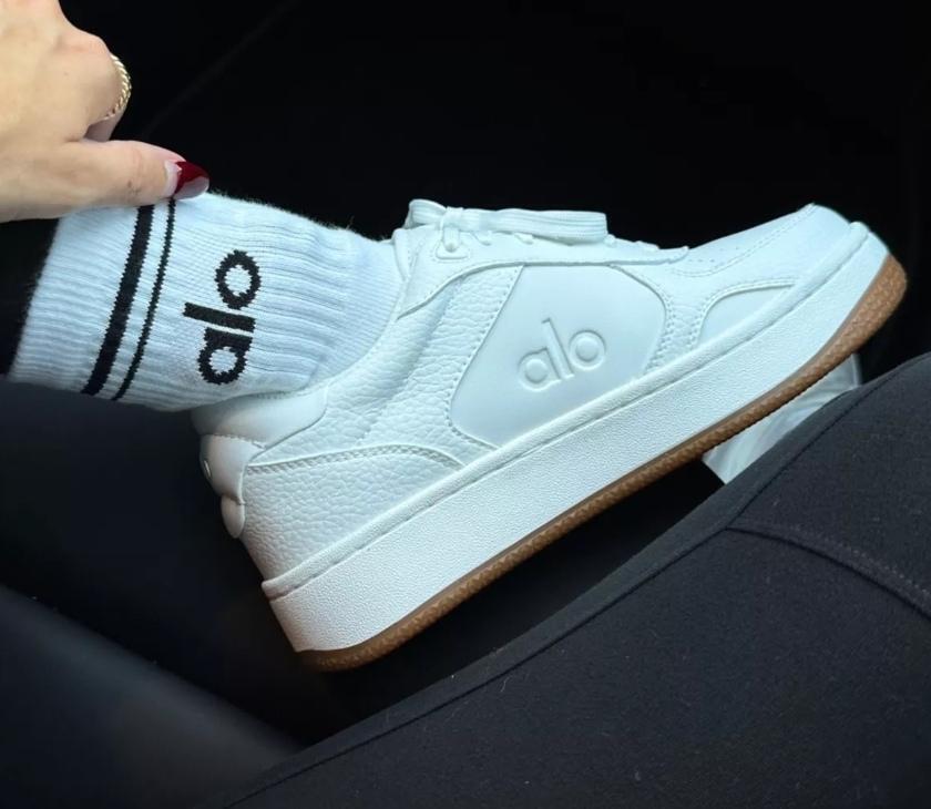 alo 61$   10956-T gallery