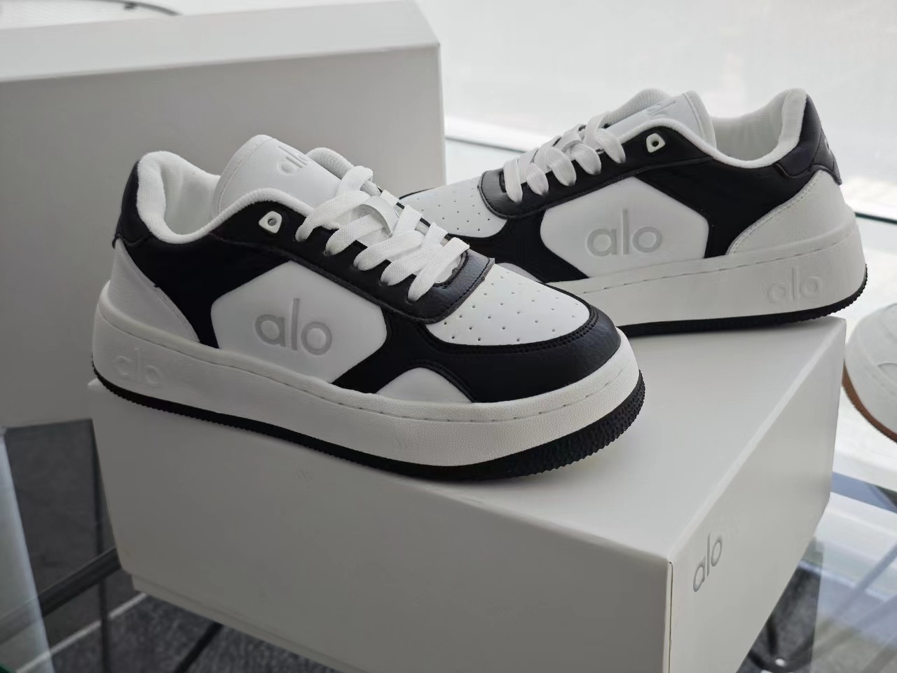 alo 61$   10956-T gallery